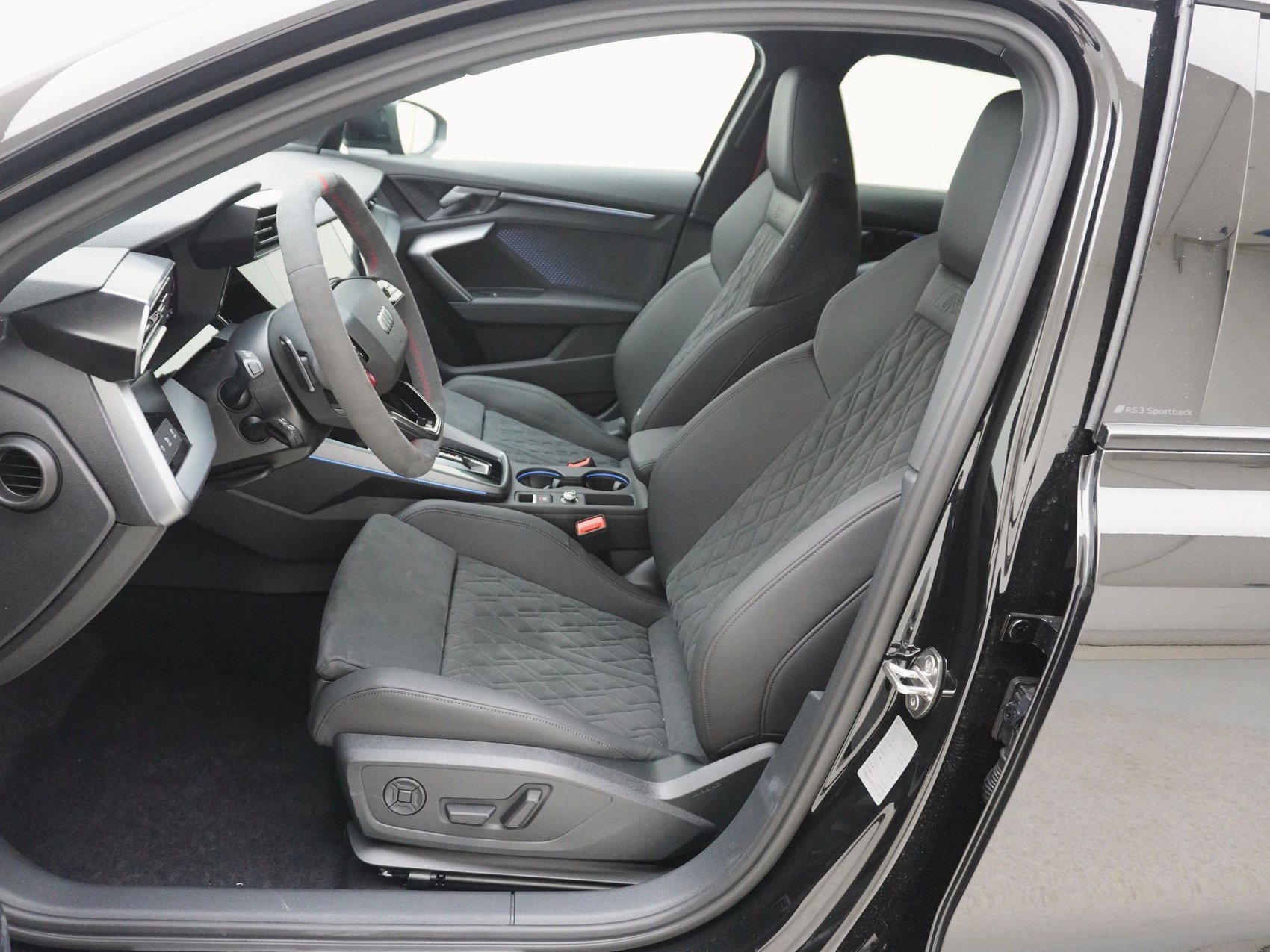AUDI RS3 Sportback 2.5 TFSI quattro S-Tronic-image-13