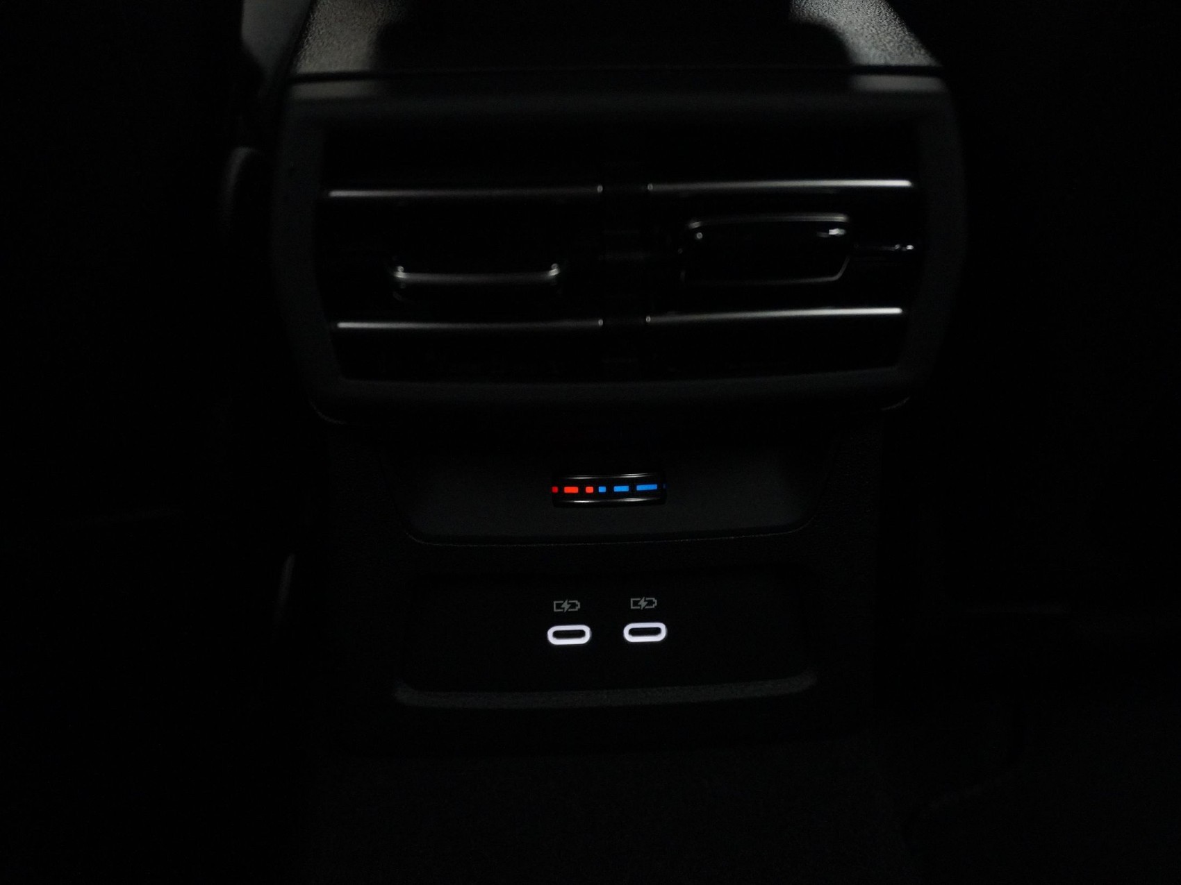 AUDI RS3 Sportback 2.5 TFSI quattro S-Tronic-image-18