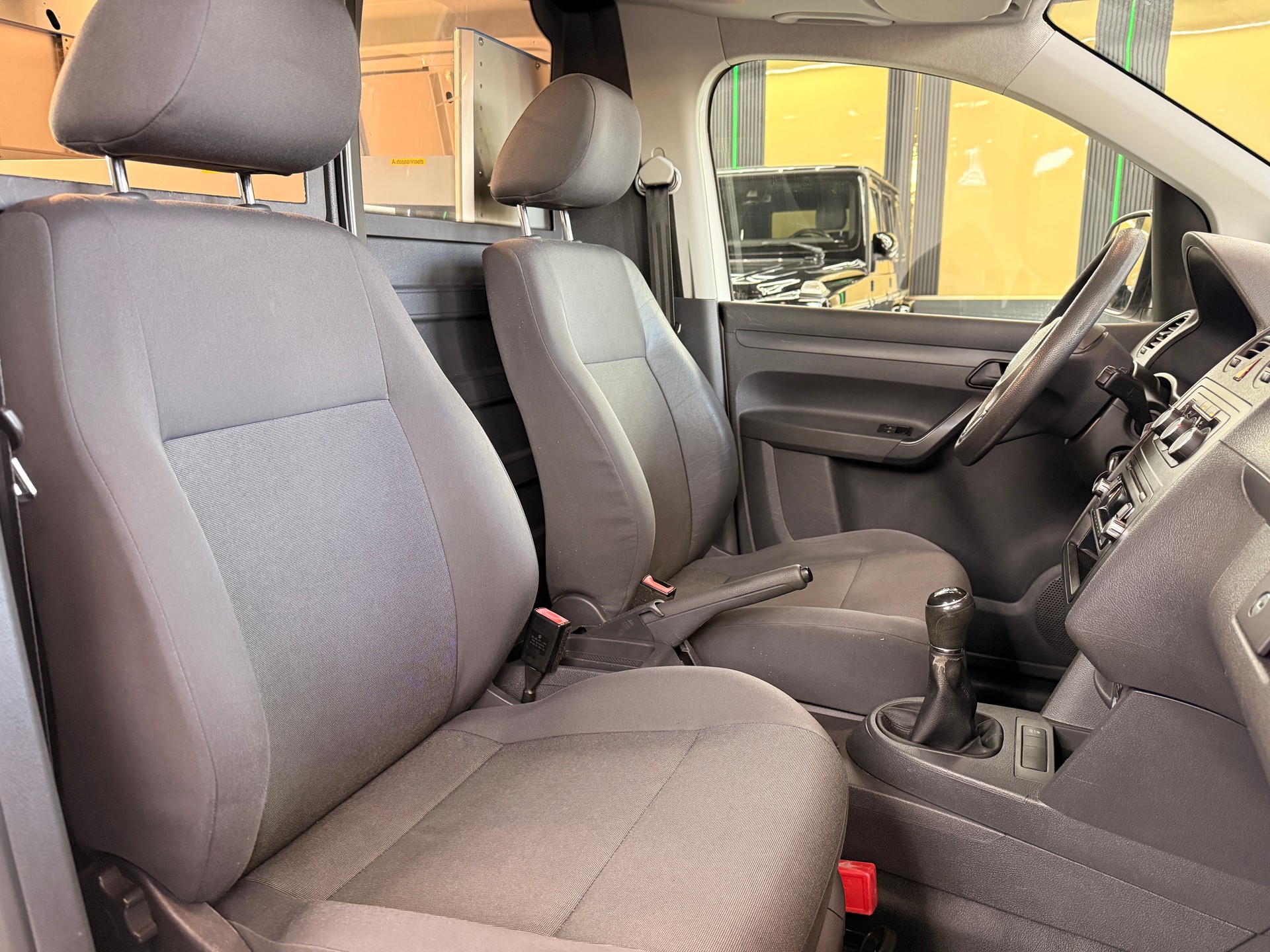 VW Caddy 2.0 TDI 4Motion-image-11