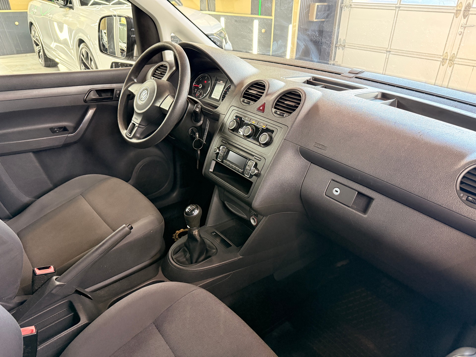 VW Caddy 2.0 TDI 4Motion-image-10