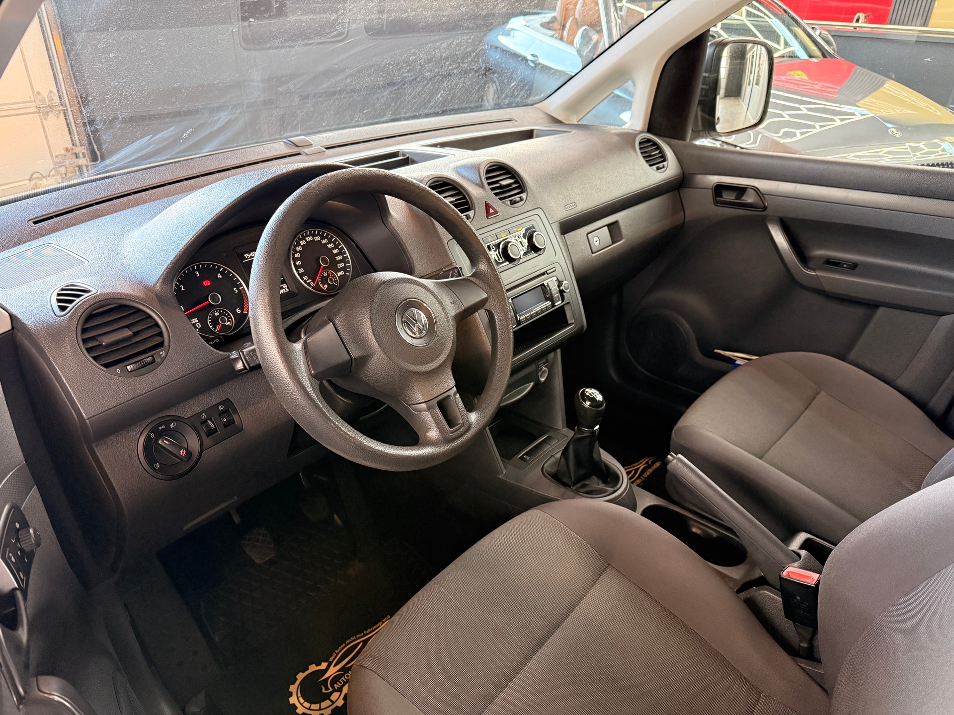 VW Caddy 2.0 TDI 4Motion-image-8