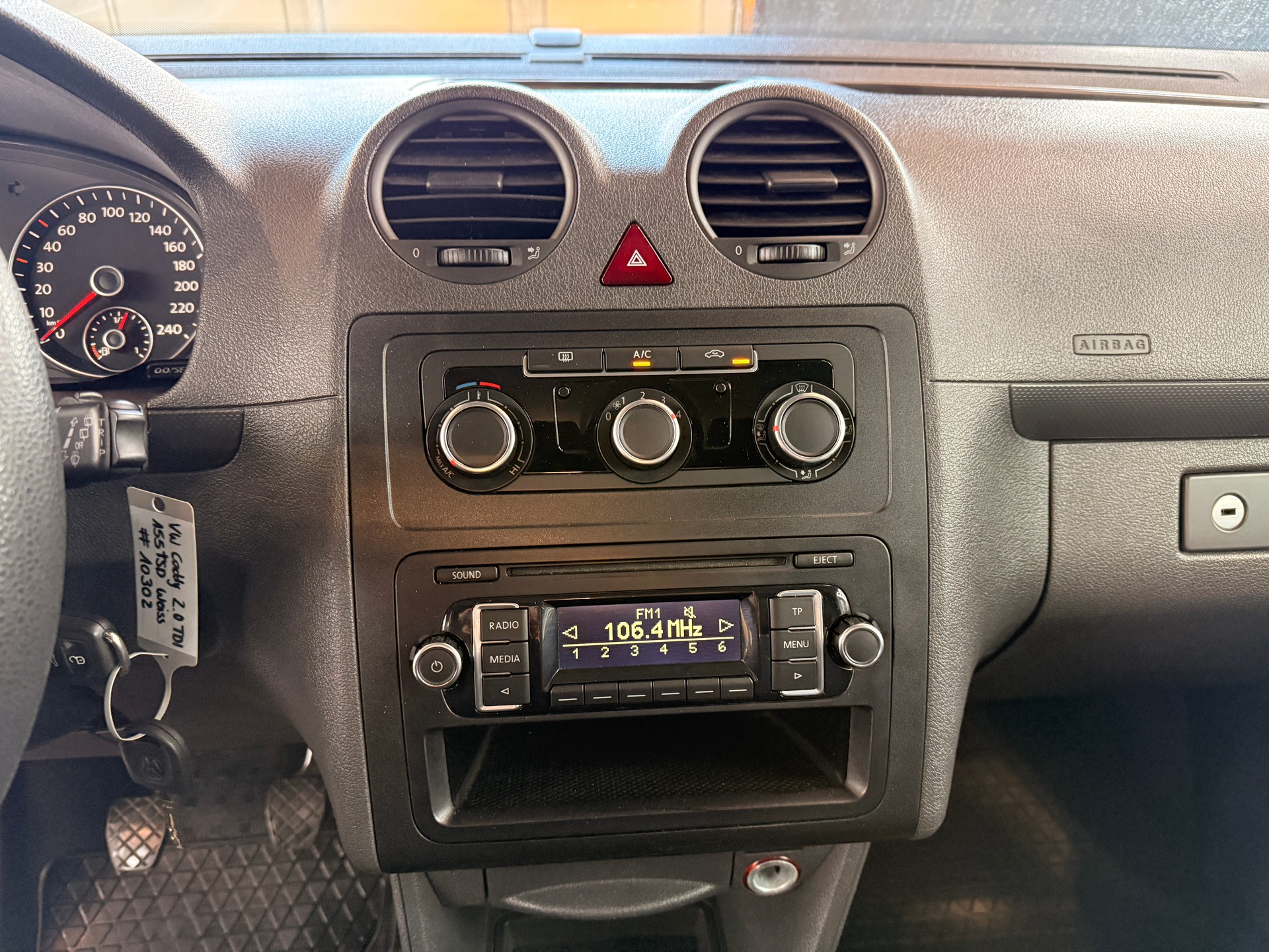 VW Caddy 2.0 TDI 4Motion-image-16