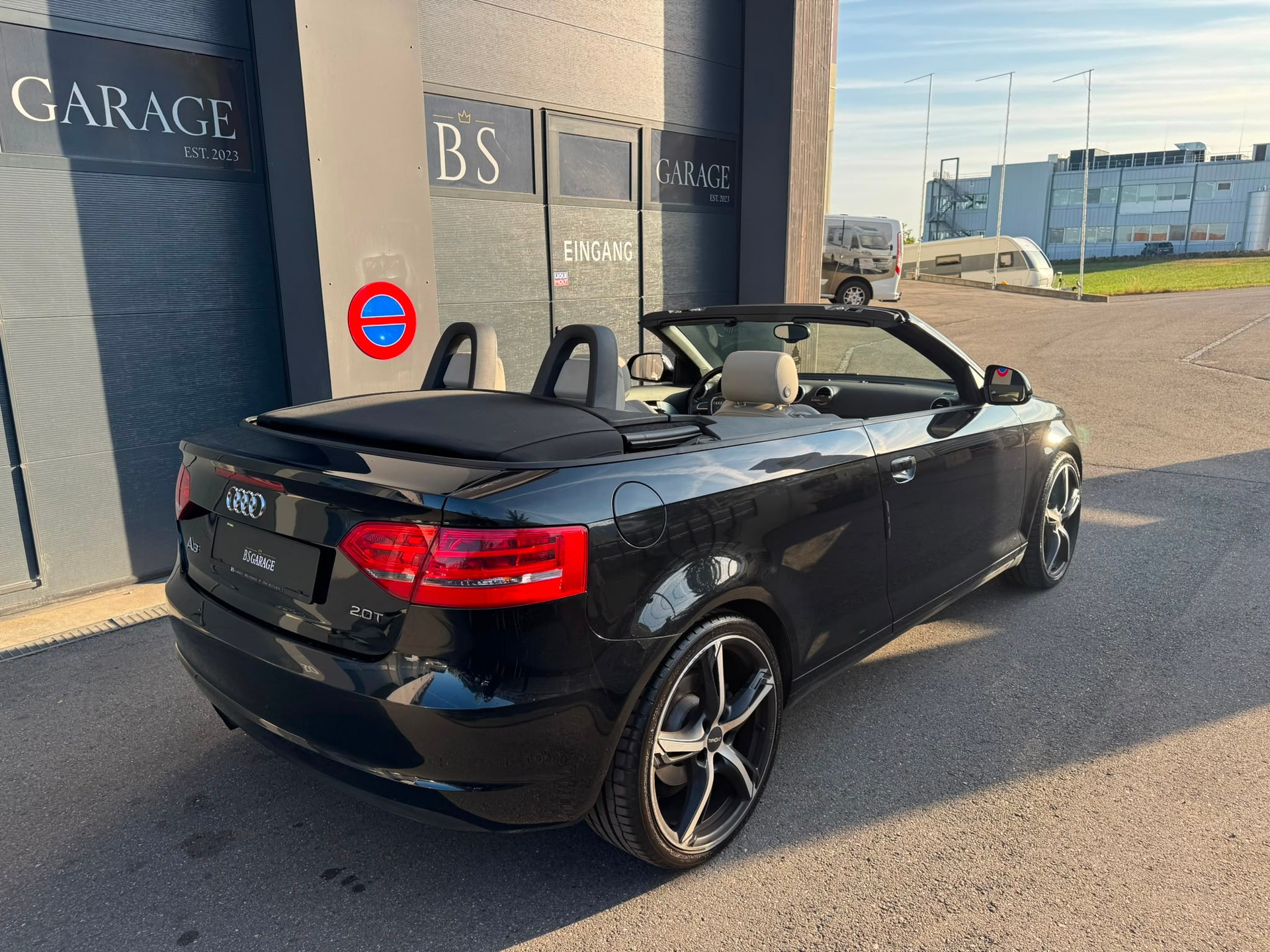 AUDI A3 Cabriolet 2.0 TFSI Ambition S-tronic-image-12