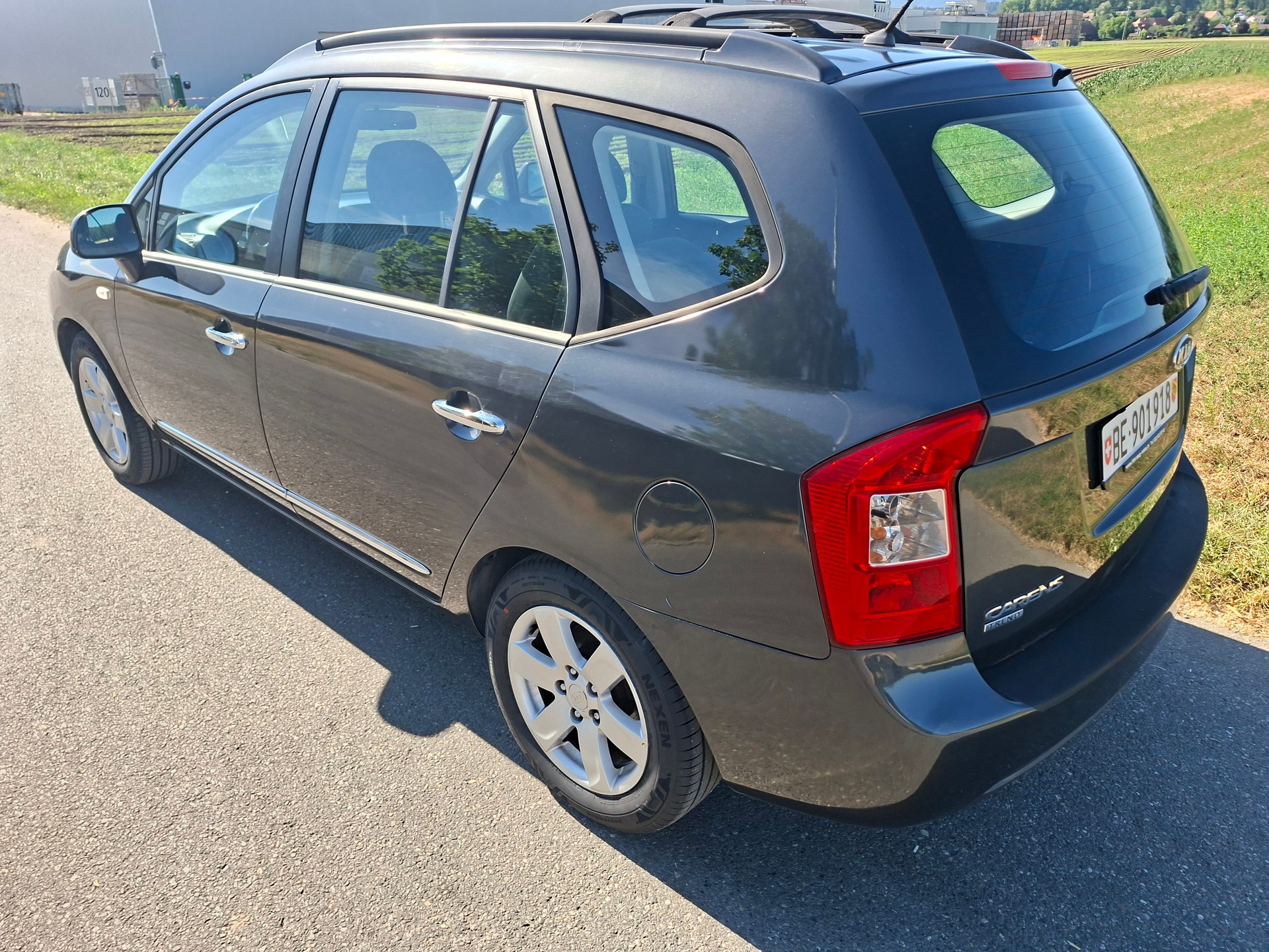 KIA Carens 2.0 CVVT Trend-image-2
