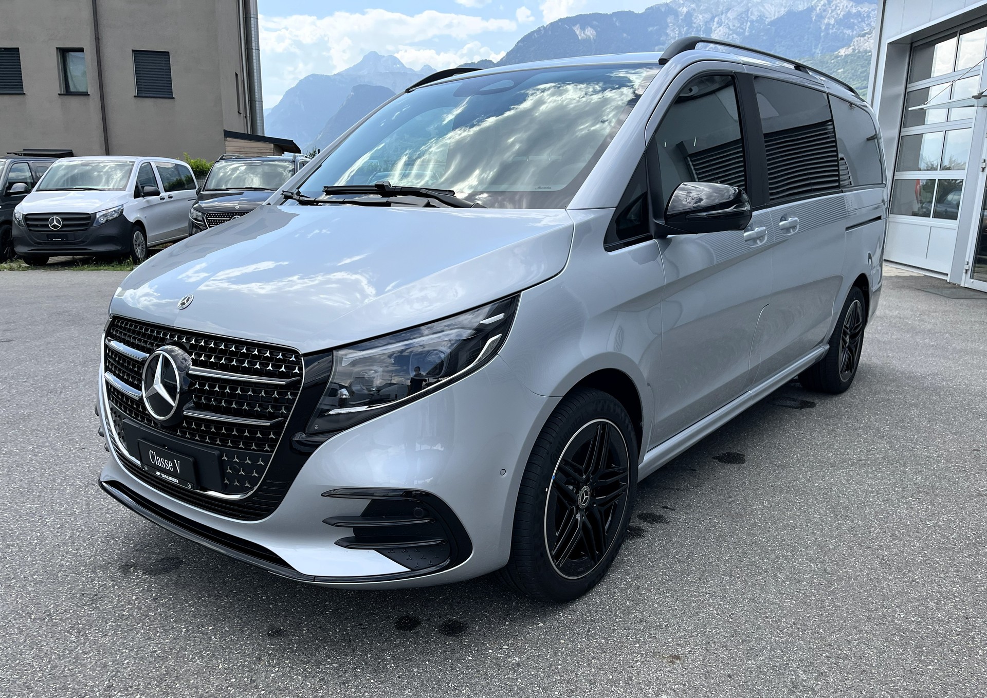 MERCEDES-BENZ V 300 d lang 4Matic Swiss Edition 9G-Tronic-image-6