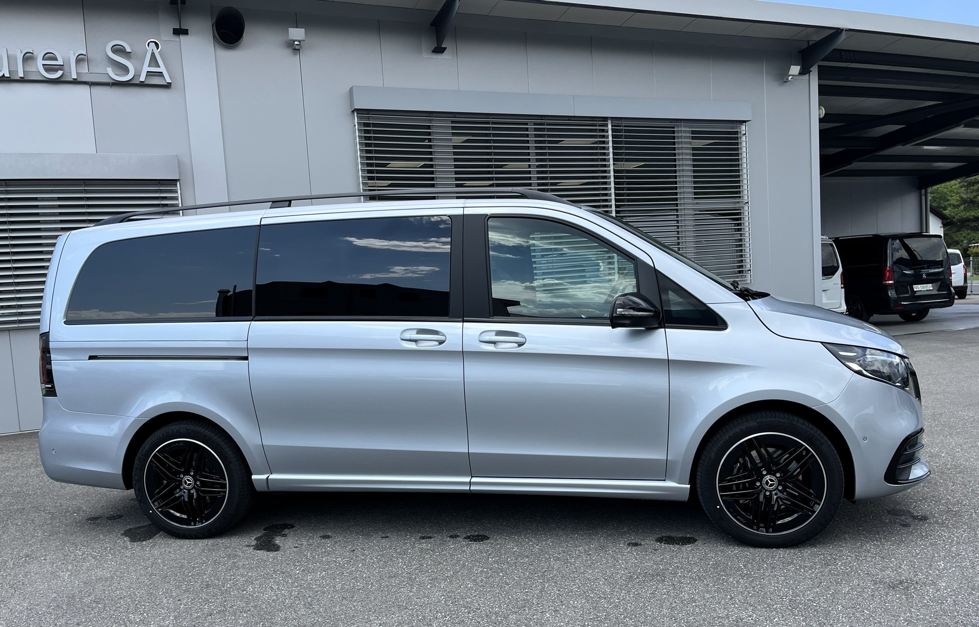 MERCEDES-BENZ V 300 d lang 4Matic Swiss Edition 9G-Tronic-image-1