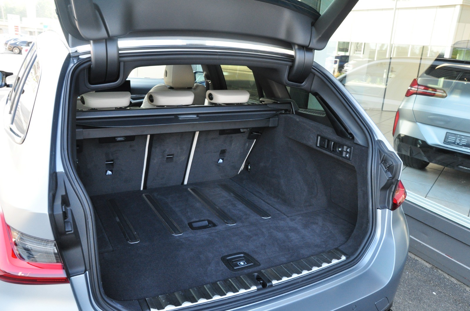 BMW M340i xDrive 48V Touring Steptronic M Sport Pro ** 4JAHRE WERKSGARANTIE**-image-14