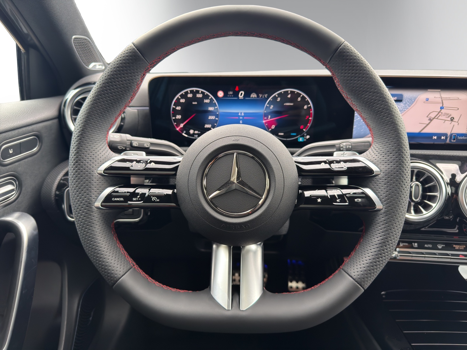 MERCEDES-BENZ A 220 4Matic 8G-DCT-image-13