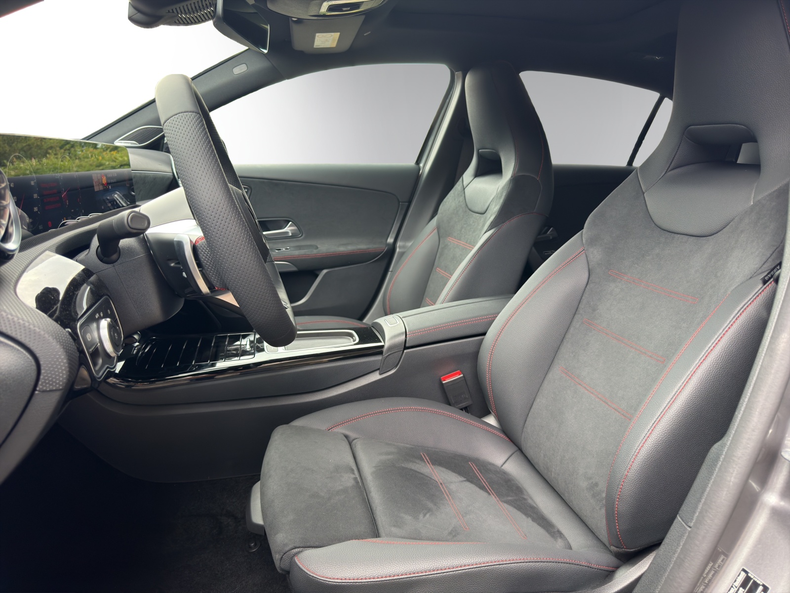 MERCEDES-BENZ A 220 4Matic 8G-DCT-image-8