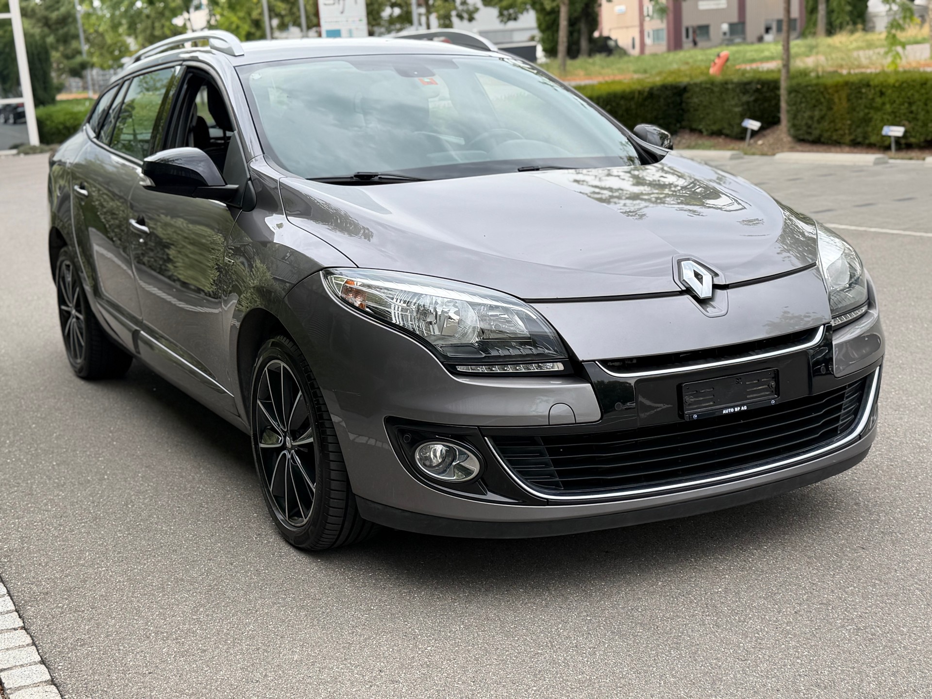 RENAULT Mégane Grandtour 1.5 dCi Bose EDC-image-2