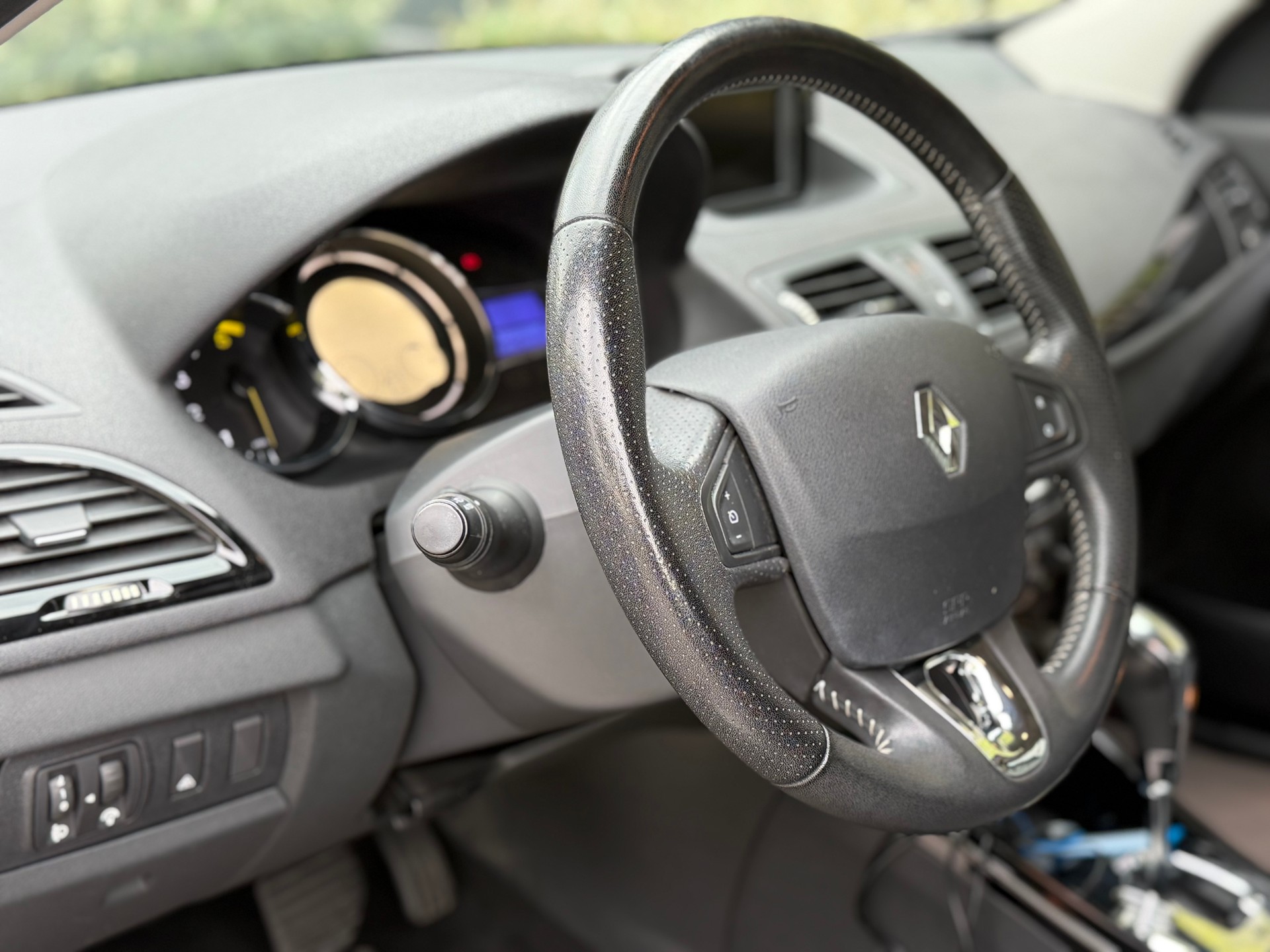 RENAULT Mégane Grandtour 1.5 dCi Bose EDC-image-9