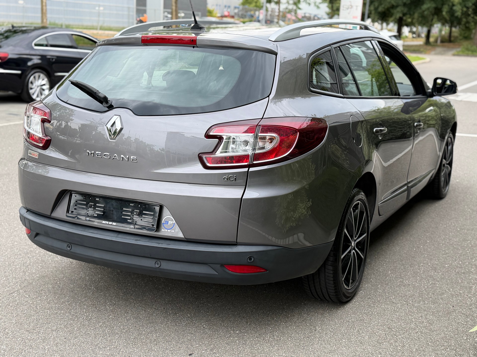 RENAULT Mégane Grandtour 1.5 dCi Bose EDC-image-3