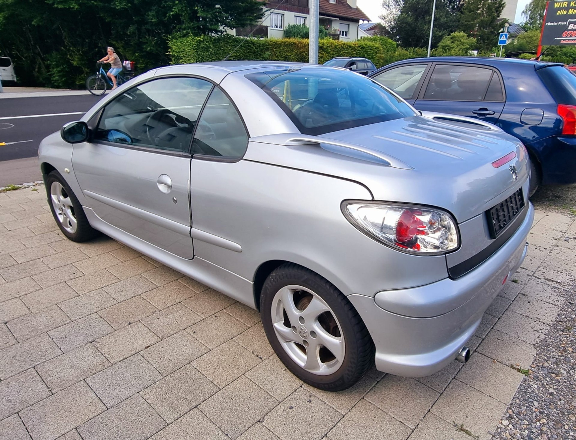 PEUGEOT 206 CC 1.6 16V Exclusive Edition Automatic-image-5