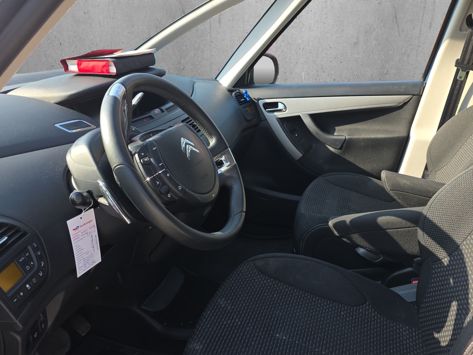 CITROEN Grand C4 Picasso 1.6 HDI 16V Séduction EGS6-image-8
