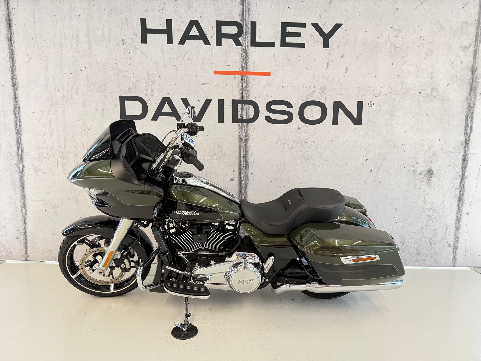 HARLEY-DAVIDSON FLTRX Road Glide 117-showroom-element-3