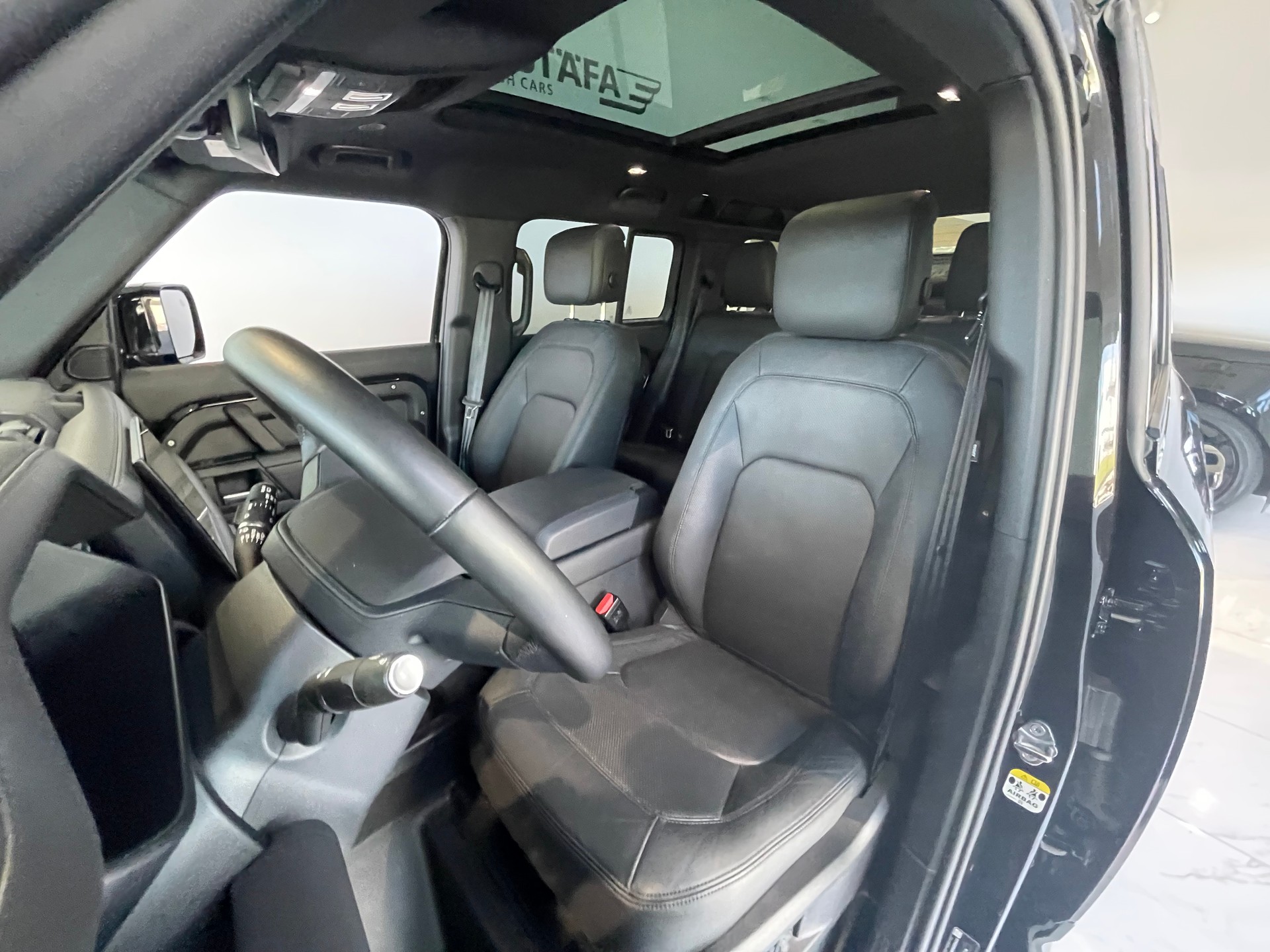 LAND ROVER Defender 110 425 V8 5.0 X AT8-image-5
