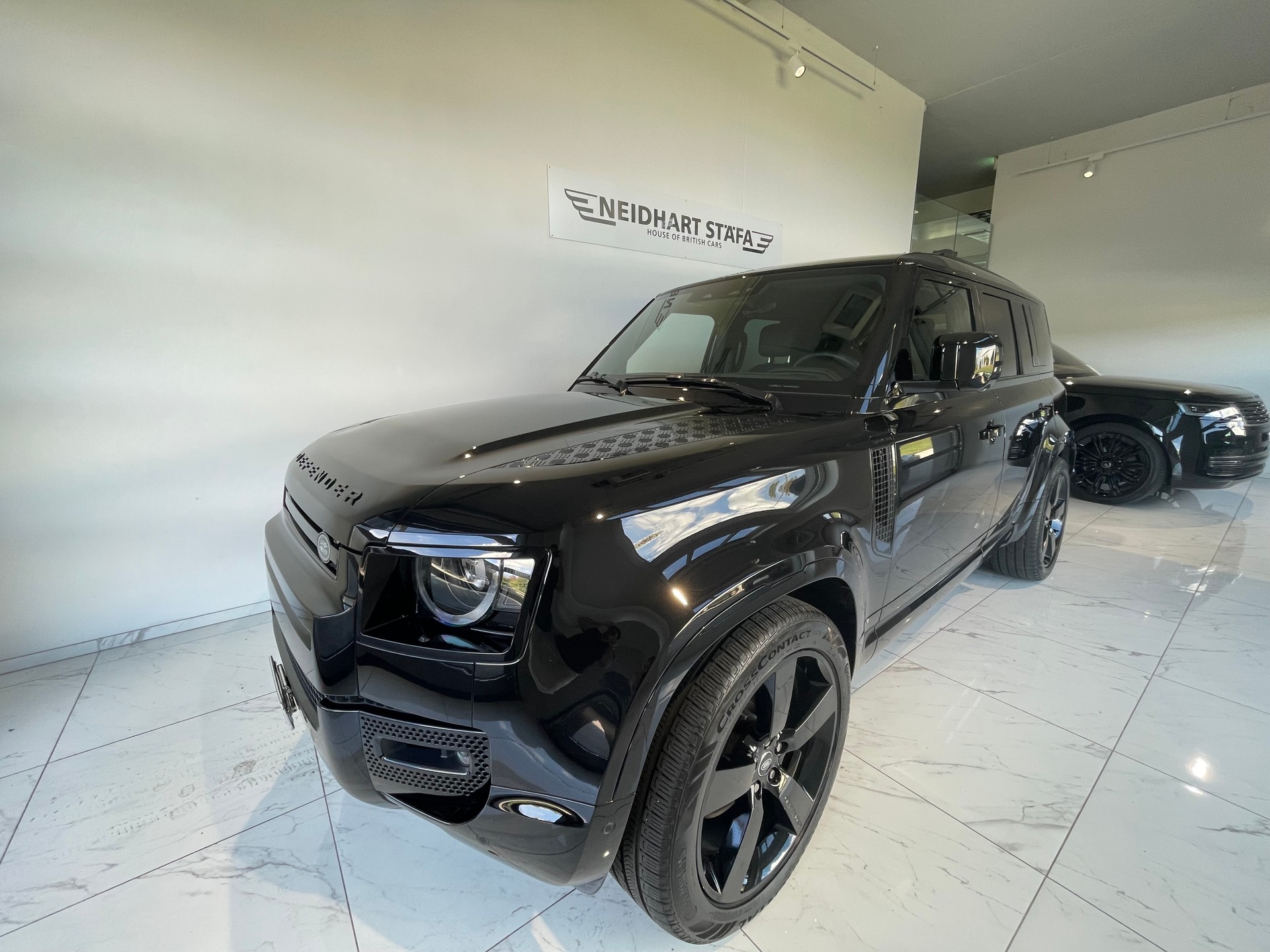 LAND ROVER Defender 110 425 V8 5.0 X AT8-showroom-element-1