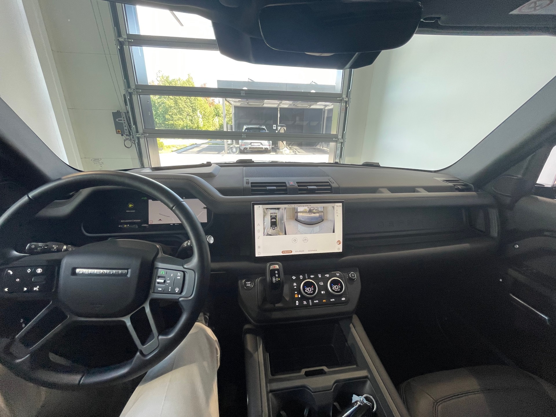 LAND ROVER Defender 110 425 V8 5.0 X AT8-image-9