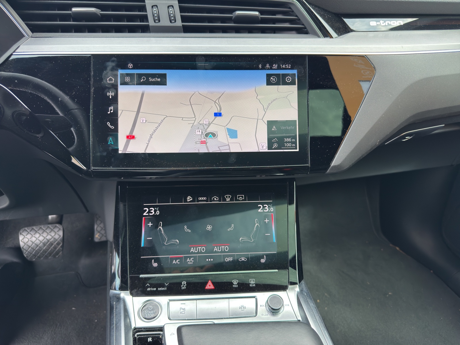 AUDI e-tron 55 Sportback S Line quattro-image-10