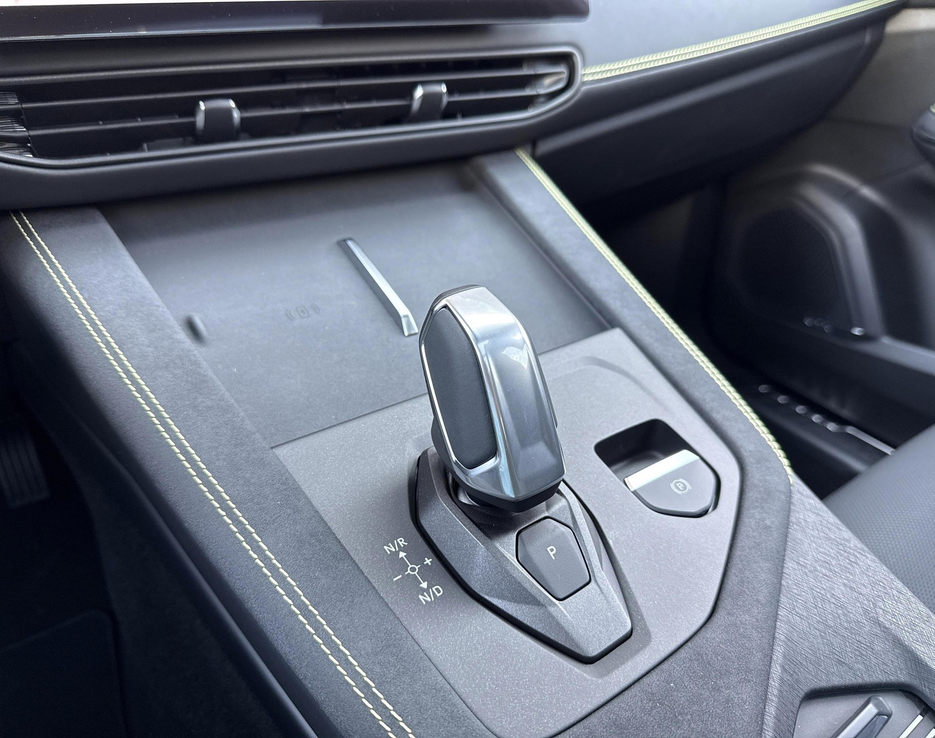LYNK & CO 01 1.5 PHEV More-image-18