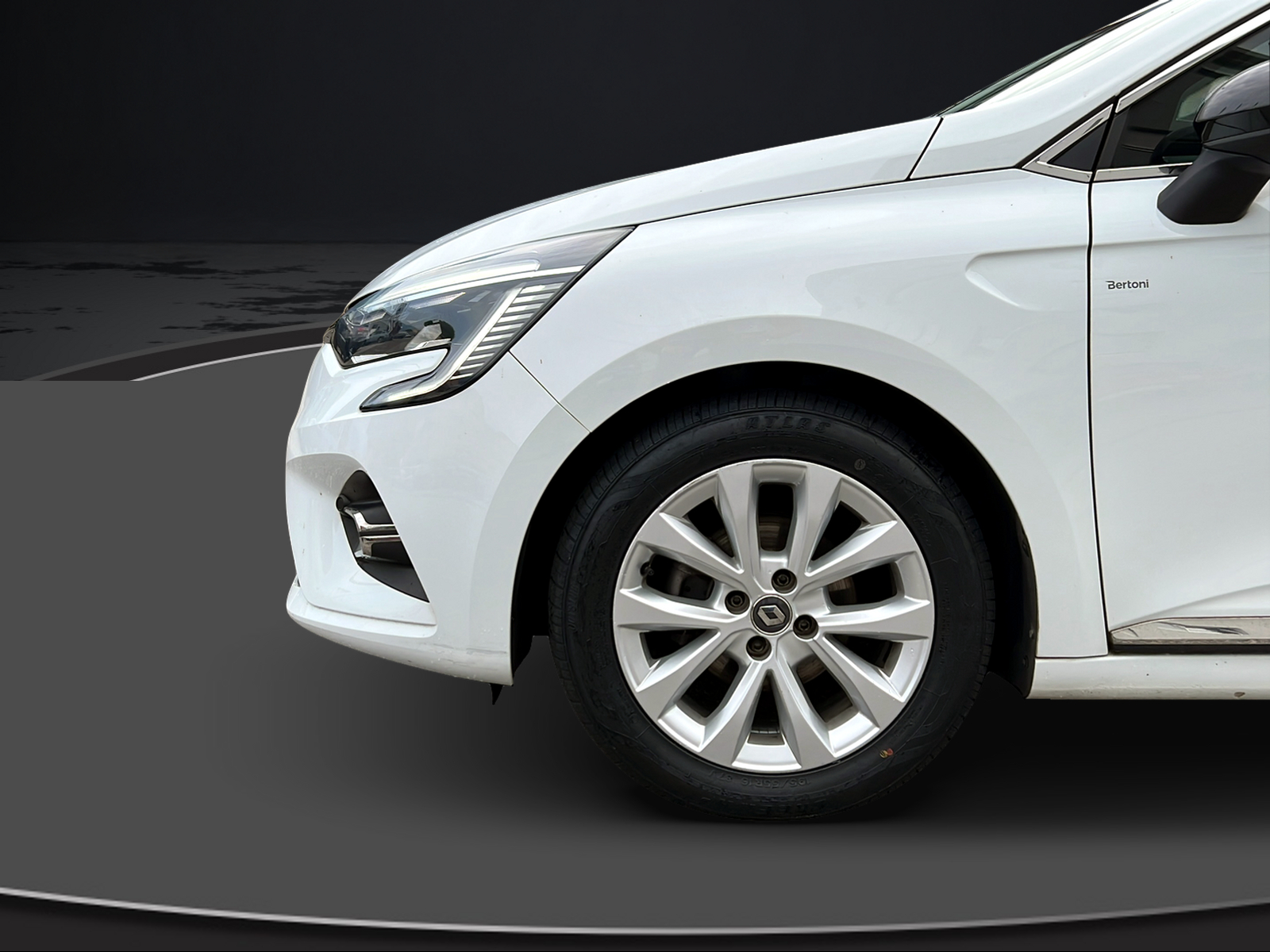 RENAULT Clio 1.0 Intens-image-12