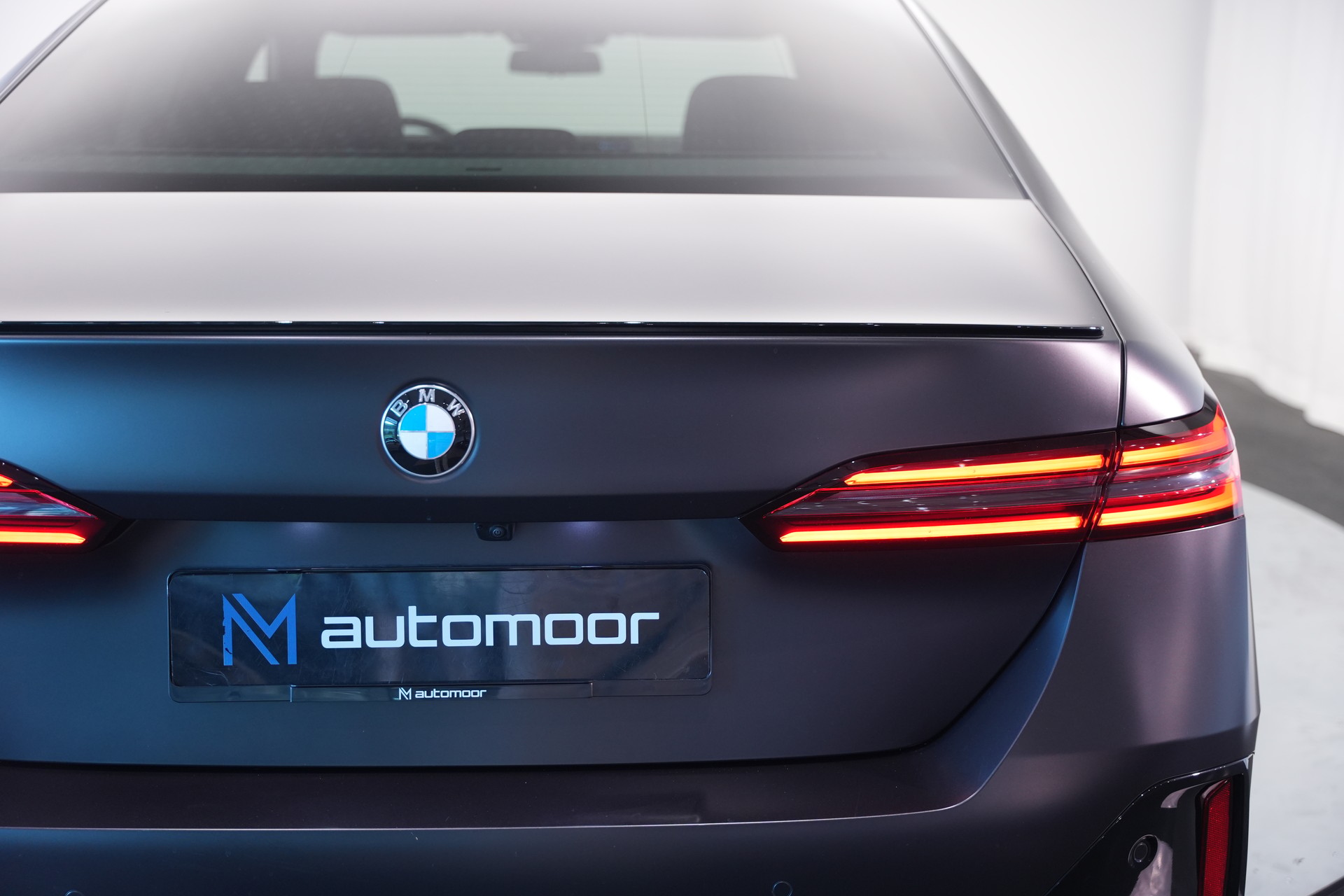 BMW 540d xDrive 48V M Sport Pro Steptronic *Frozen Deep Grey* *Iconic Glow* *Shadow Line* *Carbon*-image-40