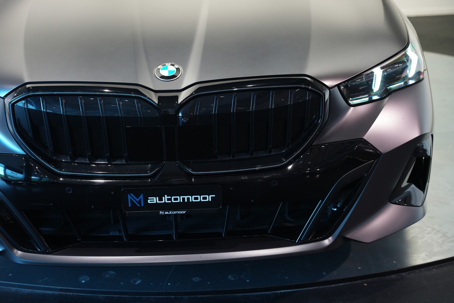BMW 540d xDrive 48V M Sport Pro Steptronic *Frozen Deep Grey* *Iconic Glow* *Shadow Line* *Carbon*-image-45