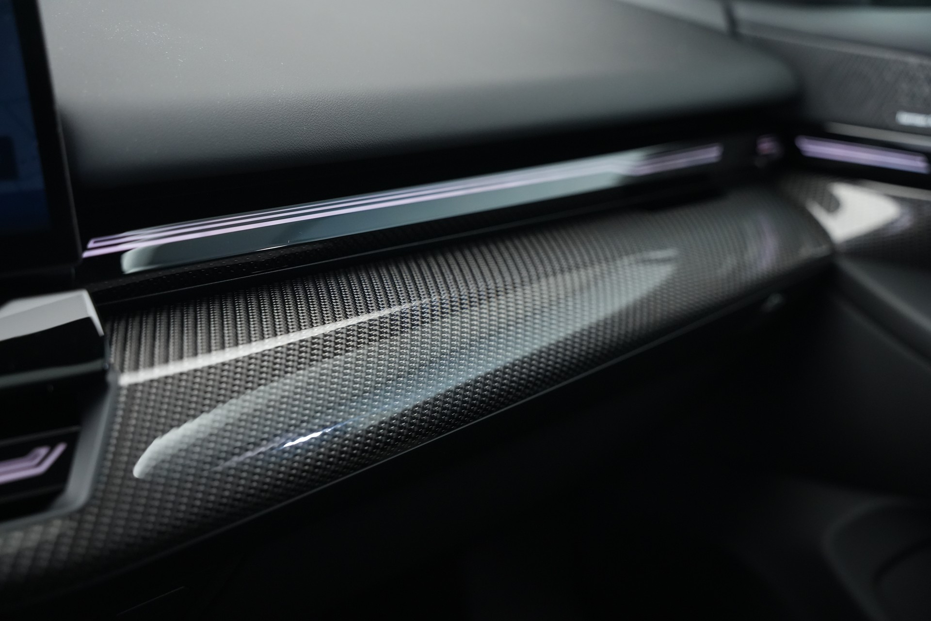 BMW 540d xDrive 48V M Sport Pro Steptronic *Frozen Deep Grey* *Iconic Glow* *Shadow Line* *Carbon*-image-29