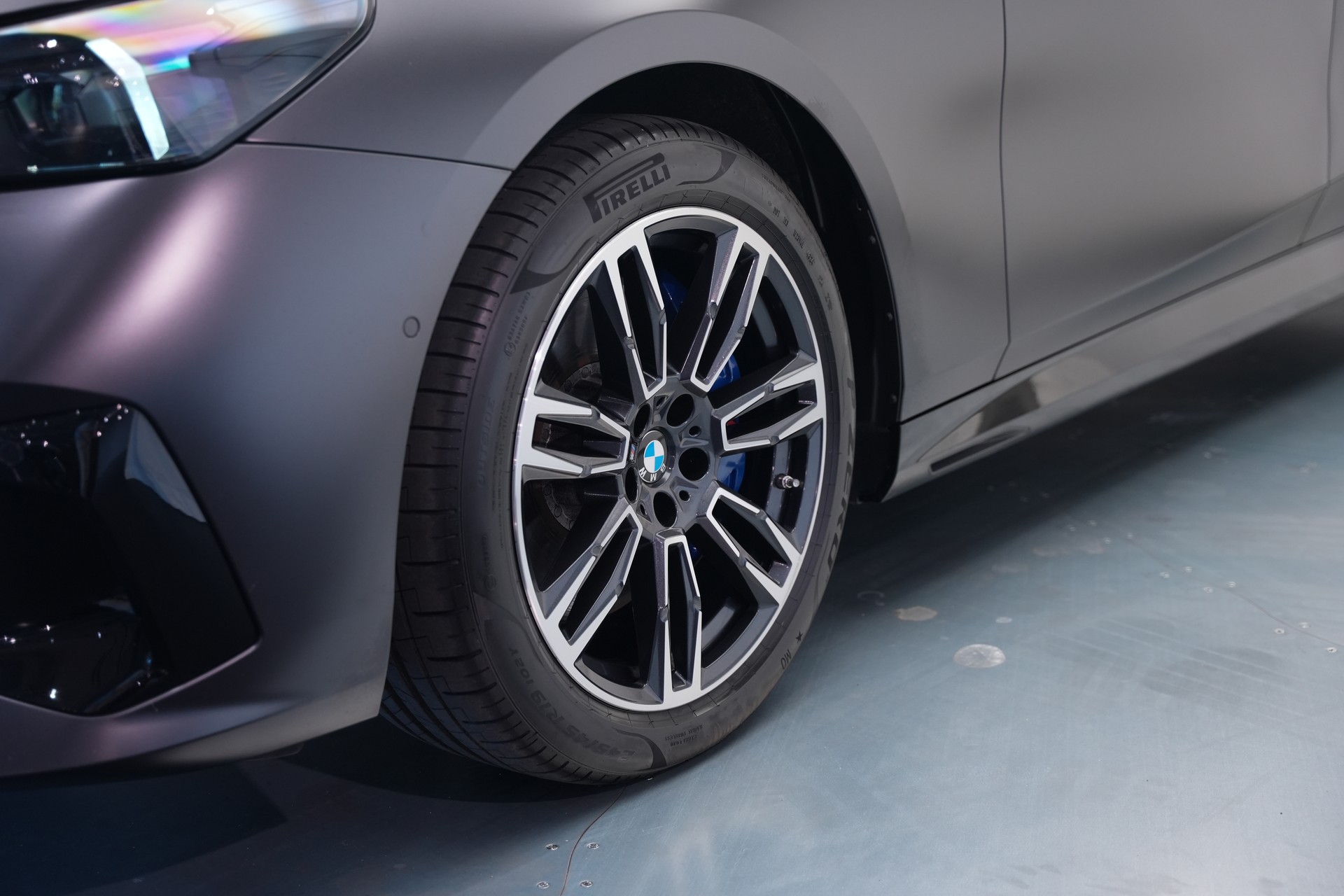 BMW 540d xDrive 48V M Sport Pro Steptronic *Frozen Deep Grey* *Iconic Glow* *Shadow Line* *Carbon*-image-48