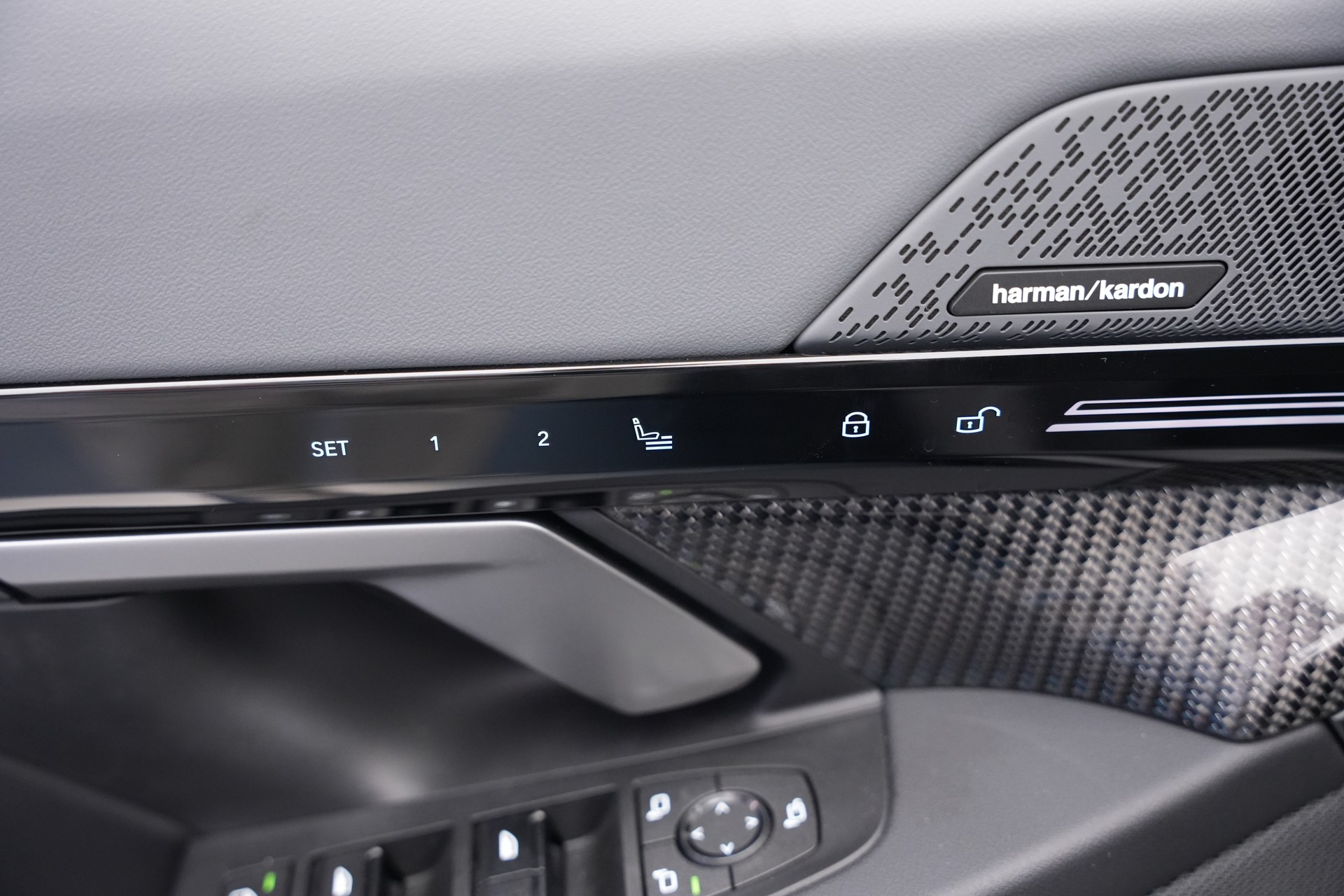 BMW 540d xDrive 48V M Sport Pro Steptronic *Frozen Deep Grey* *Iconic Glow* *Shadow Line* *Carbon*-image-18