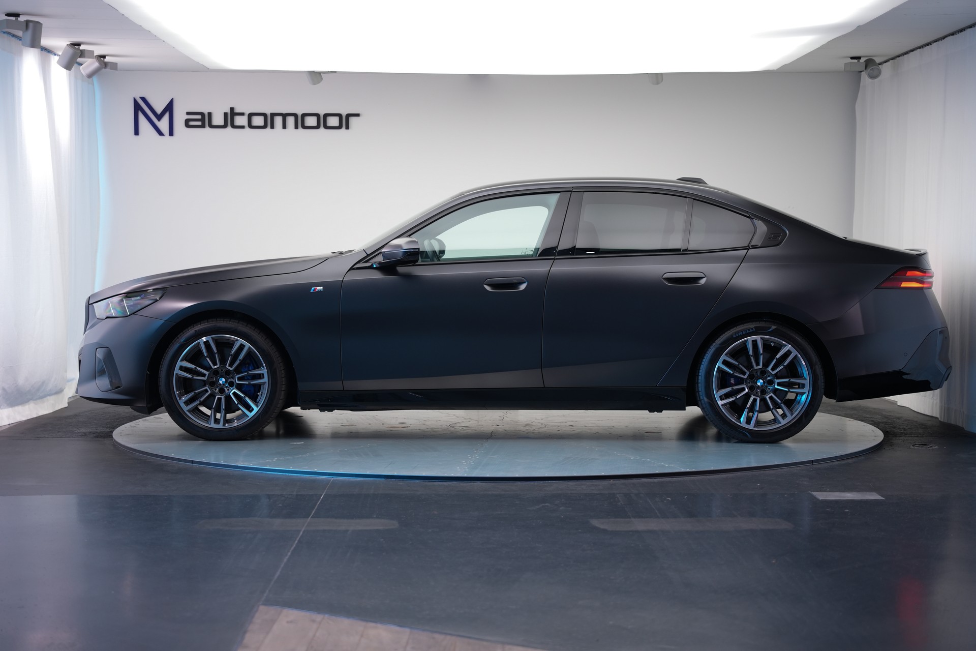 BMW 540d xDrive 48V M Sport Pro Steptronic *Frozen Deep Grey* *Iconic Glow* *Shadow Line* *Carbon*-image-7