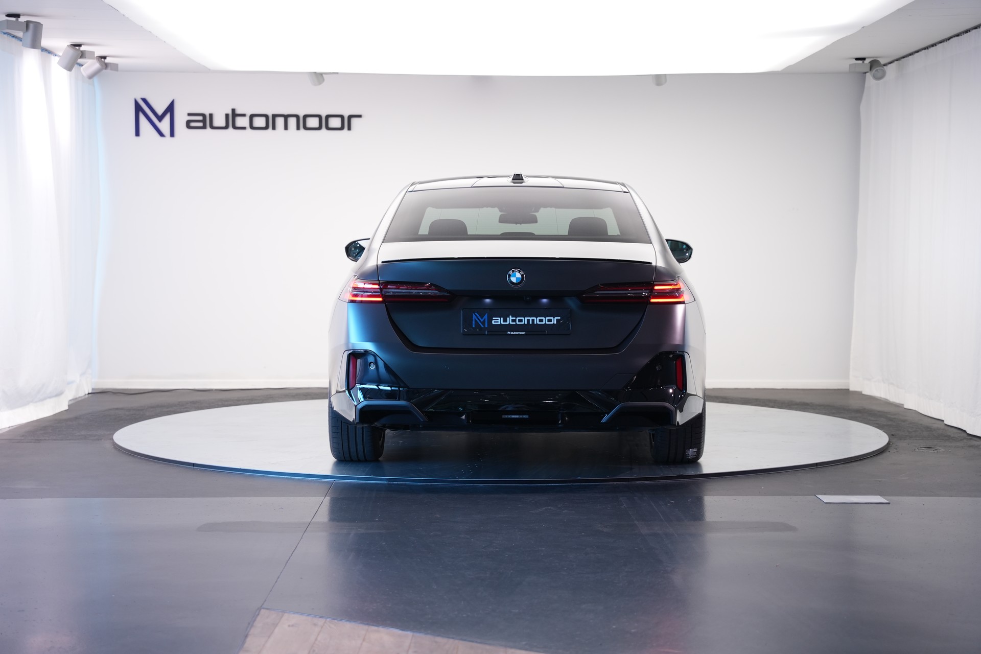 BMW 540d xDrive 48V M Sport Pro Steptronic *Frozen Deep Grey* *Iconic Glow* *Shadow Line* *Carbon*-image-5
