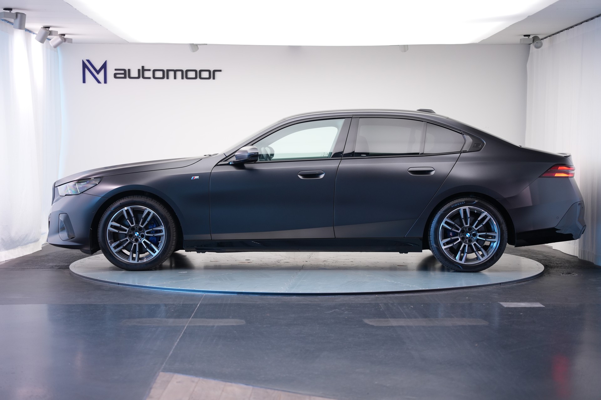 BMW 540d xDrive 48V M Sport Pro Steptronic *Frozen Deep Grey* *Iconic Glow* *Shadow Line* *Carbon*-image-7