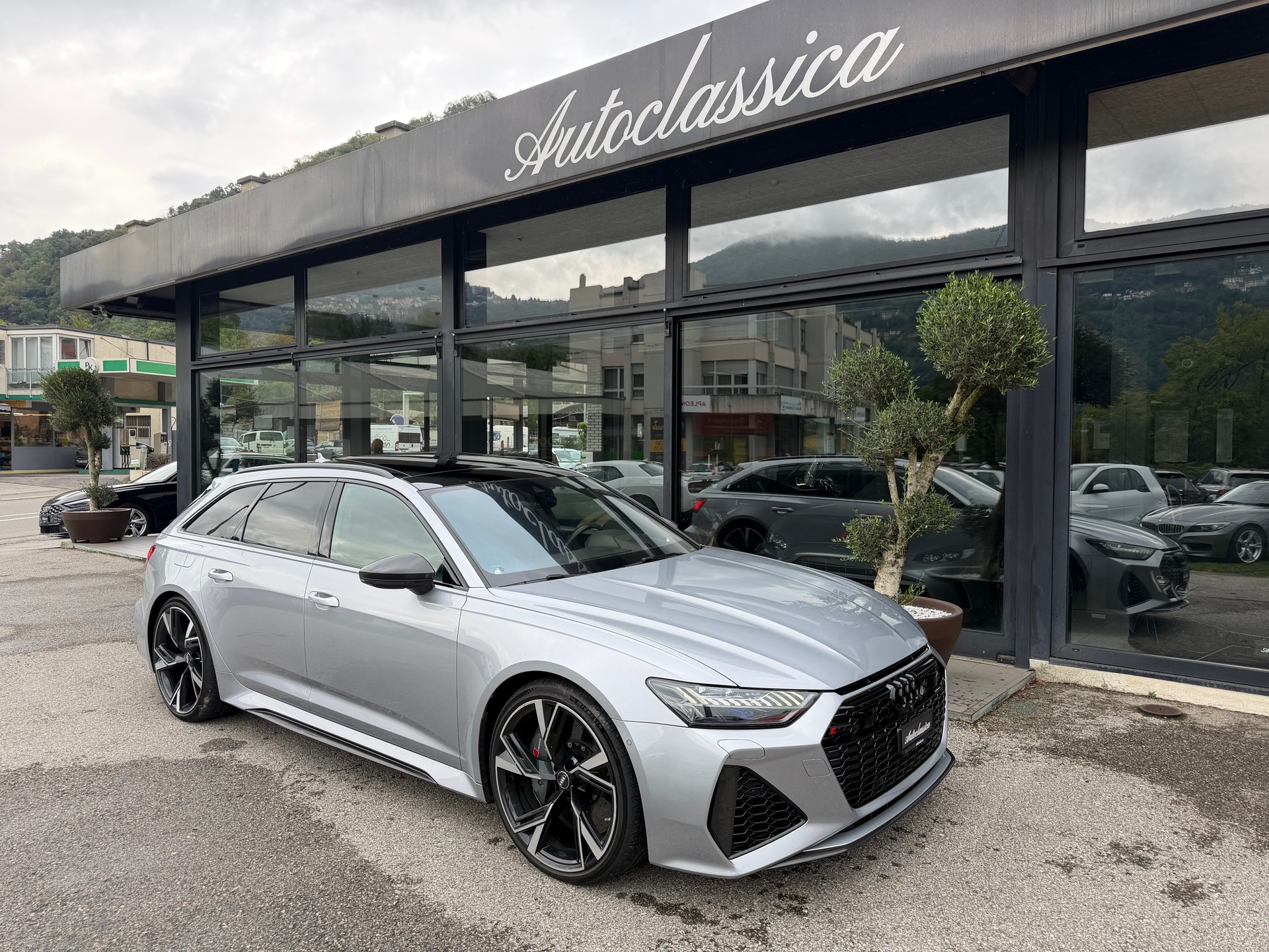 AUDI RS6 Avant 4.0 TFSI V8 quattro-image-4