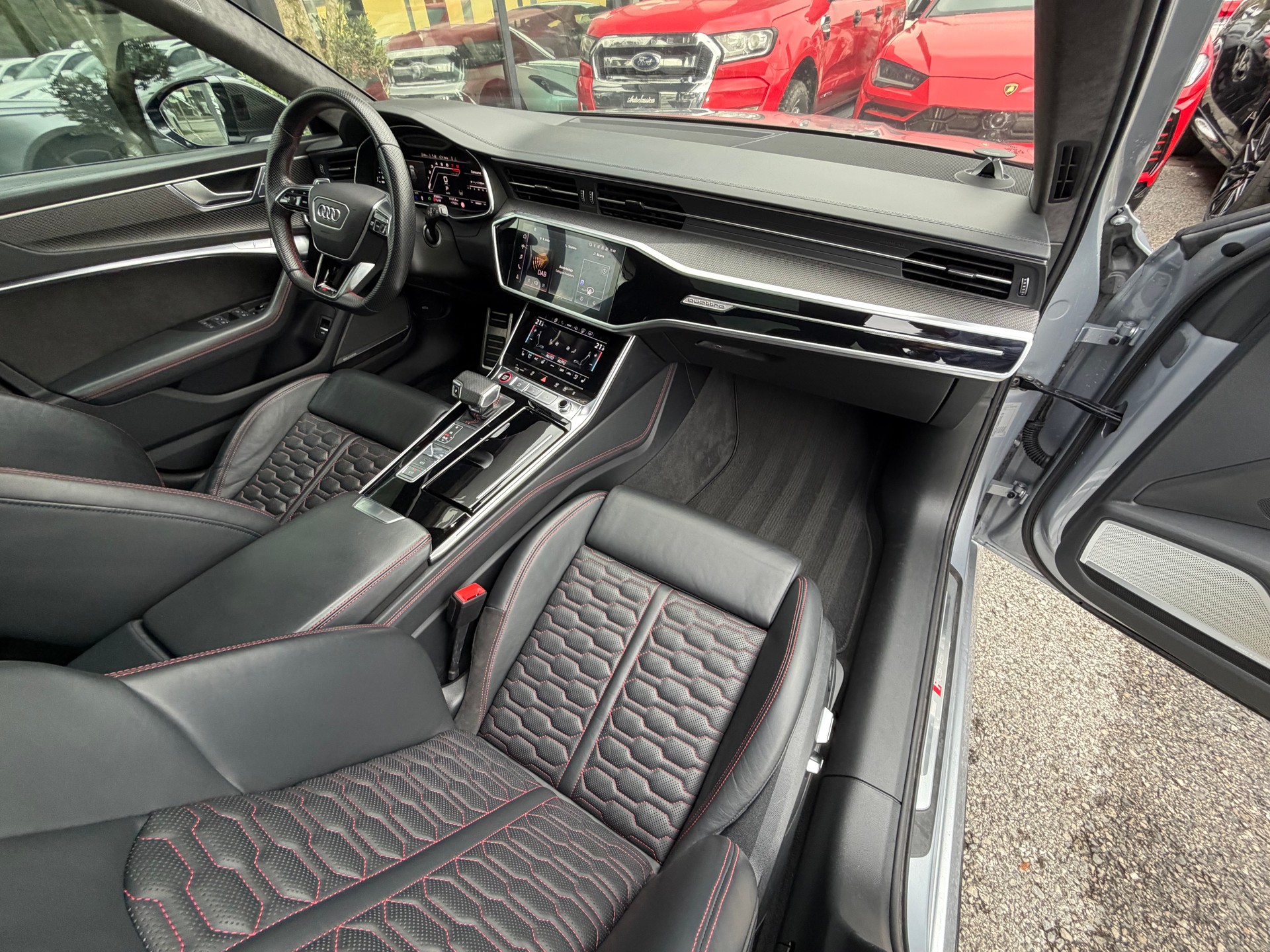AUDI RS6 Avant 4.0 TFSI V8 quattro-image-11
