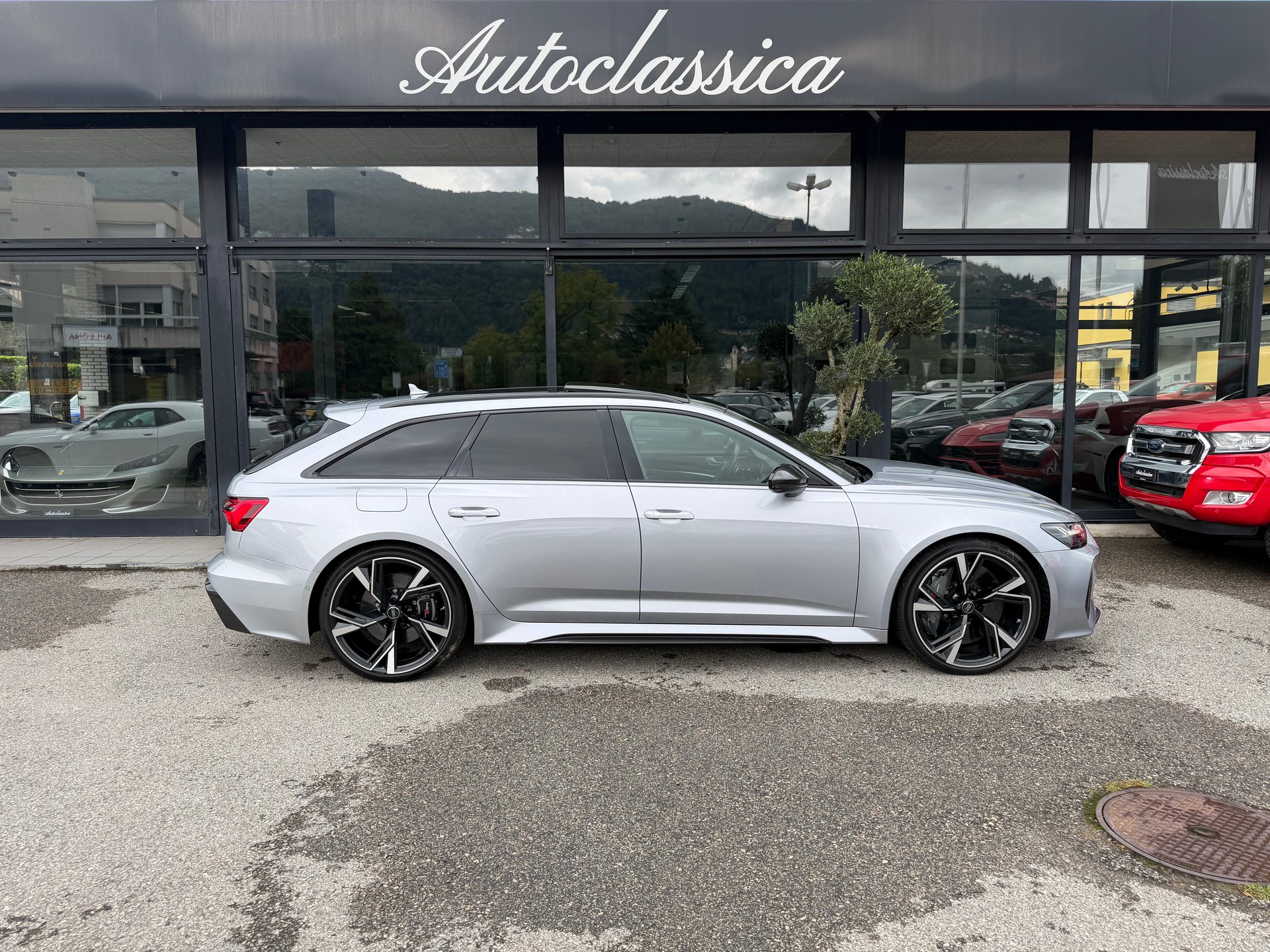 AUDI RS6 Avant 4.0 TFSI V8 quattro-showroom-element-3