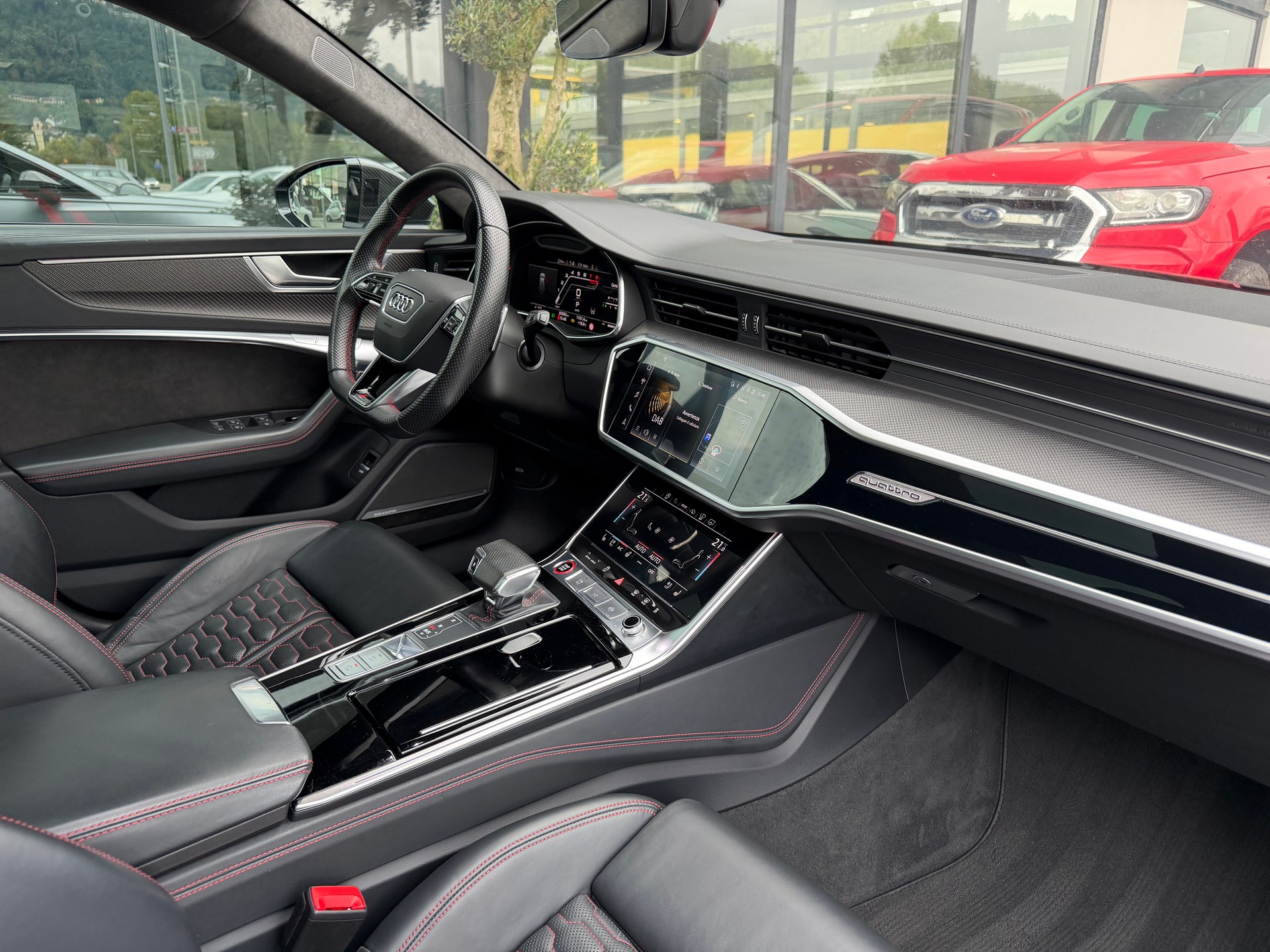 AUDI RS6 Avant 4.0 TFSI V8 quattro-image-12