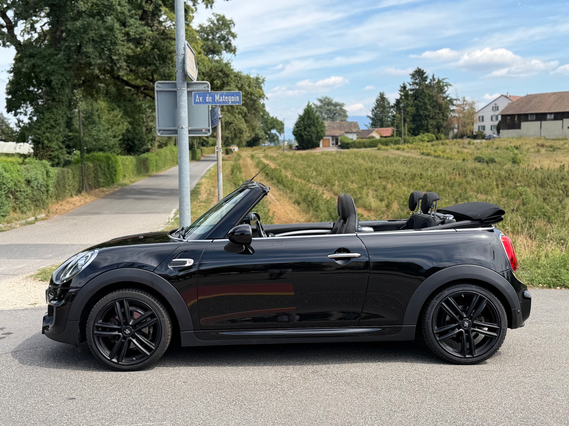 MINI One Cabriolet JCW-image-2