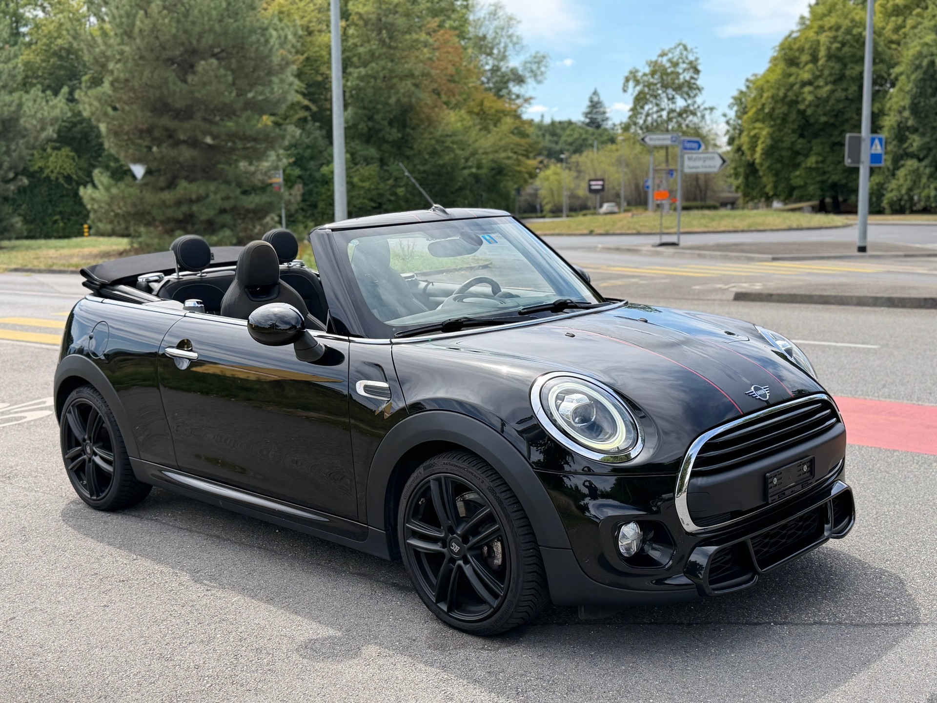 MINI One Cabriolet JCW-image-0