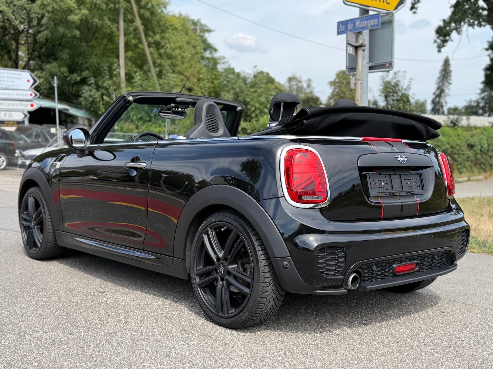 MINI One Cabriolet JCW-image-3