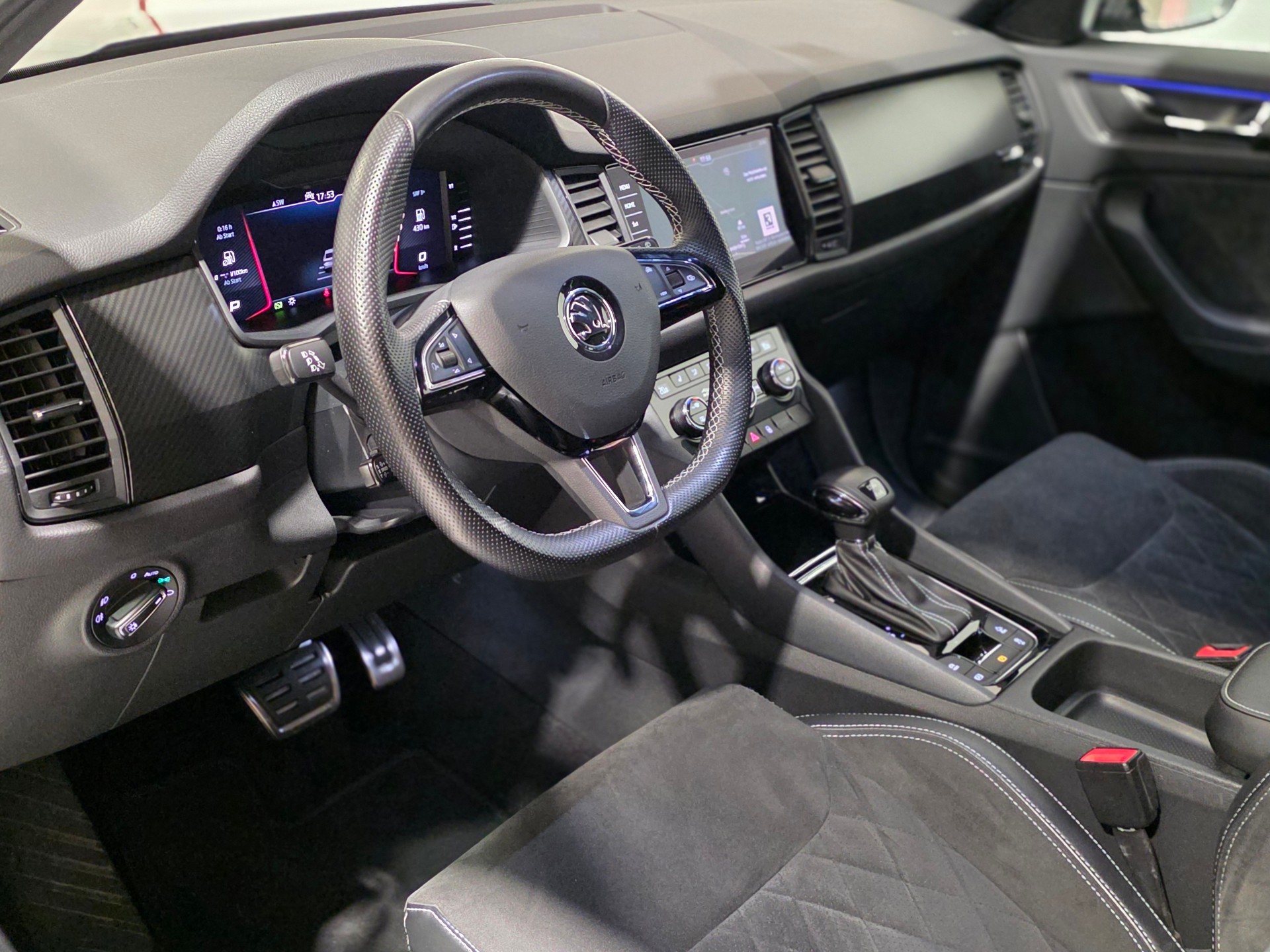 SKODA Kodiaq 2.0 TSI 4x4 Sport Line 7-Plätzer-image-6