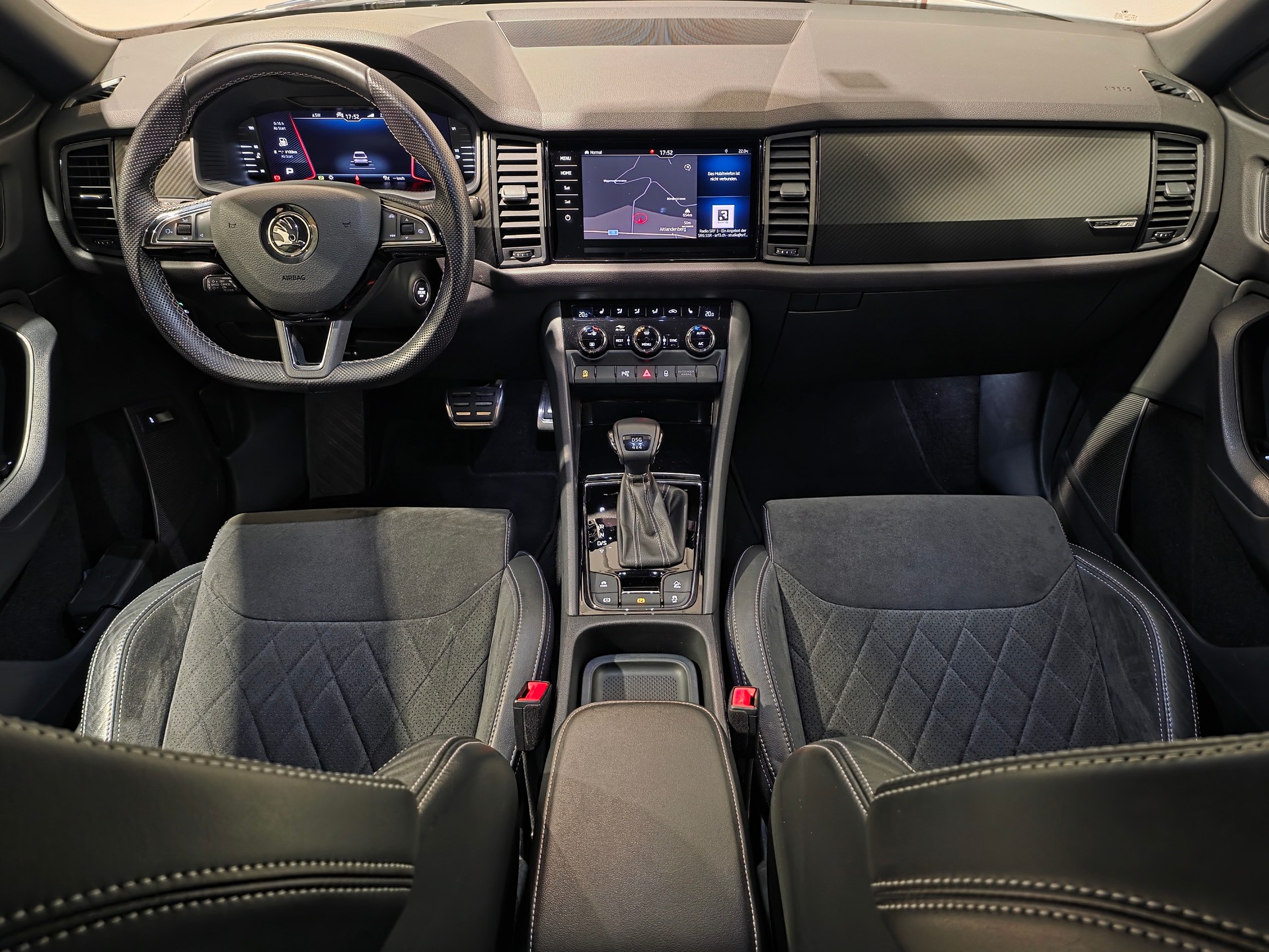 SKODA Kodiaq 2.0 TSI 4x4 Sport Line 7-Plätzer-image-4