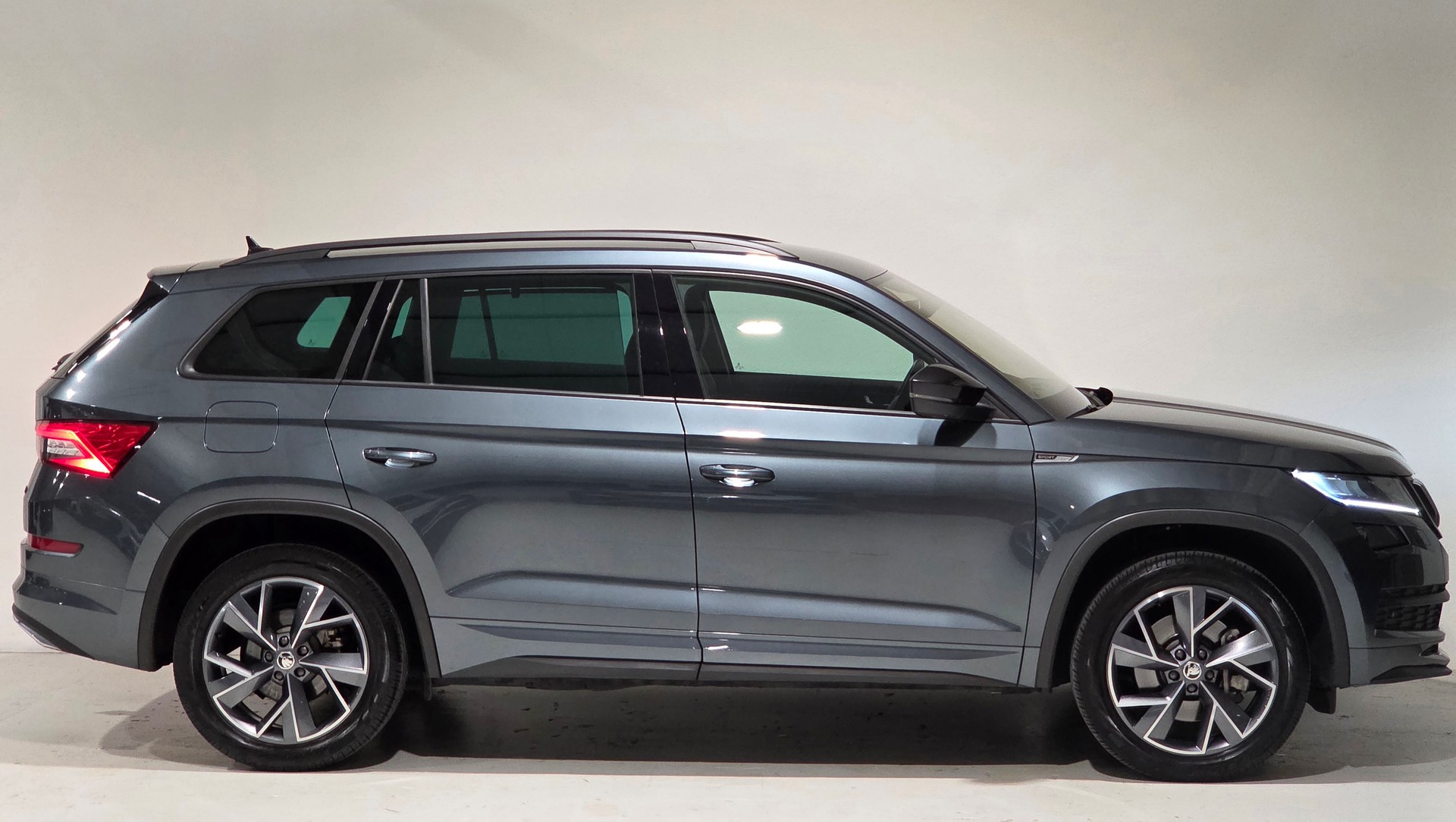 SKODA Kodiaq 2.0 TSI 4x4 Sport Line 7-Plätzer-image-25