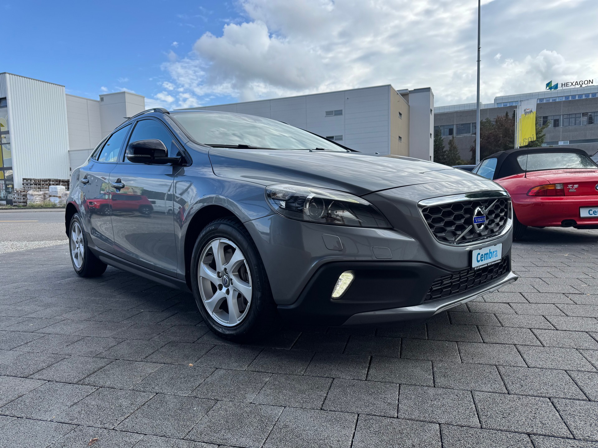 VOLVO V40 Cross Country T4 2.0 AWD Family Ed. Geartr.-image-3