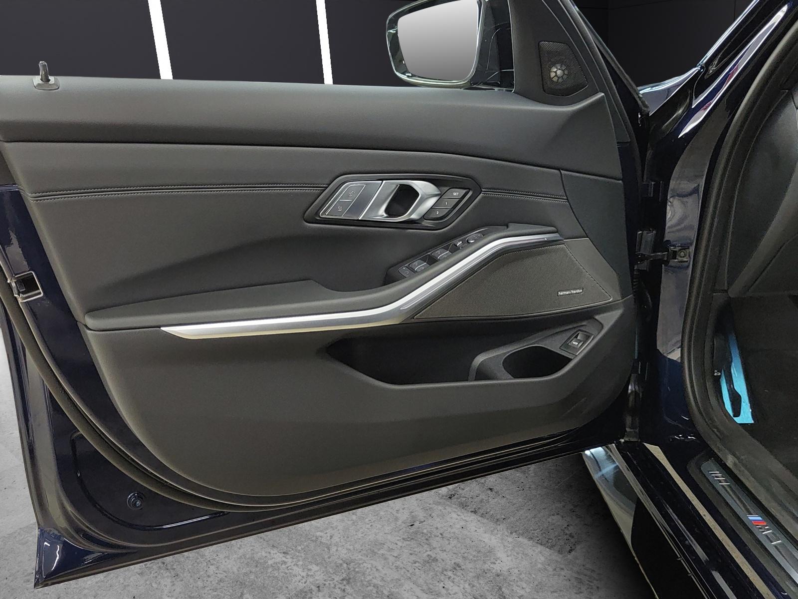 BMW M3 Competition xDrive Touring-image-14