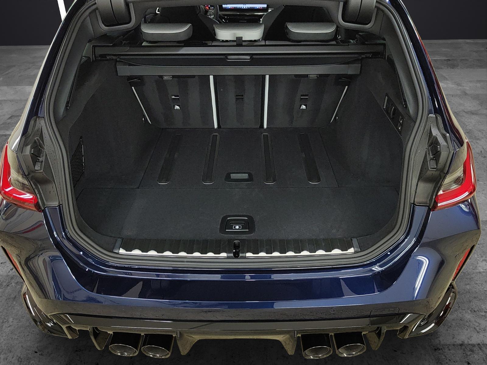 BMW M3 Competition xDrive Touring-image-16