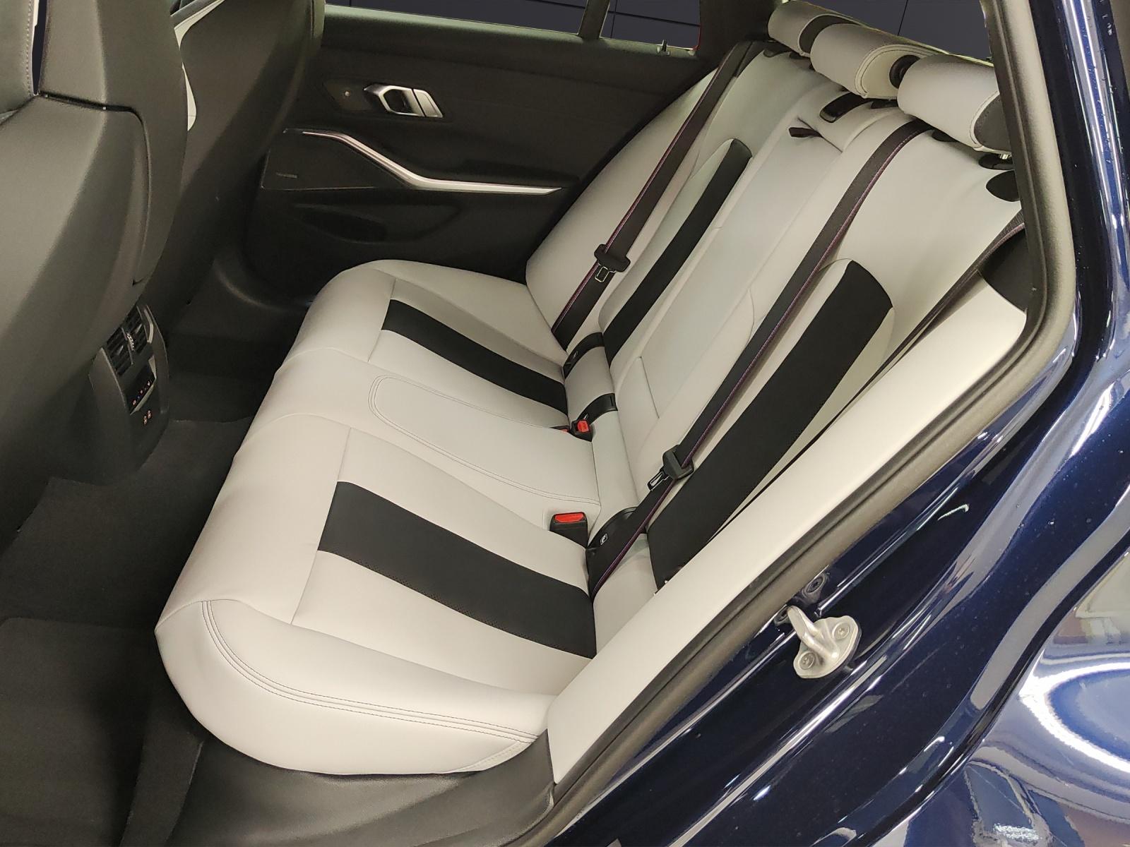 BMW M3 Competition xDrive Touring-image-17