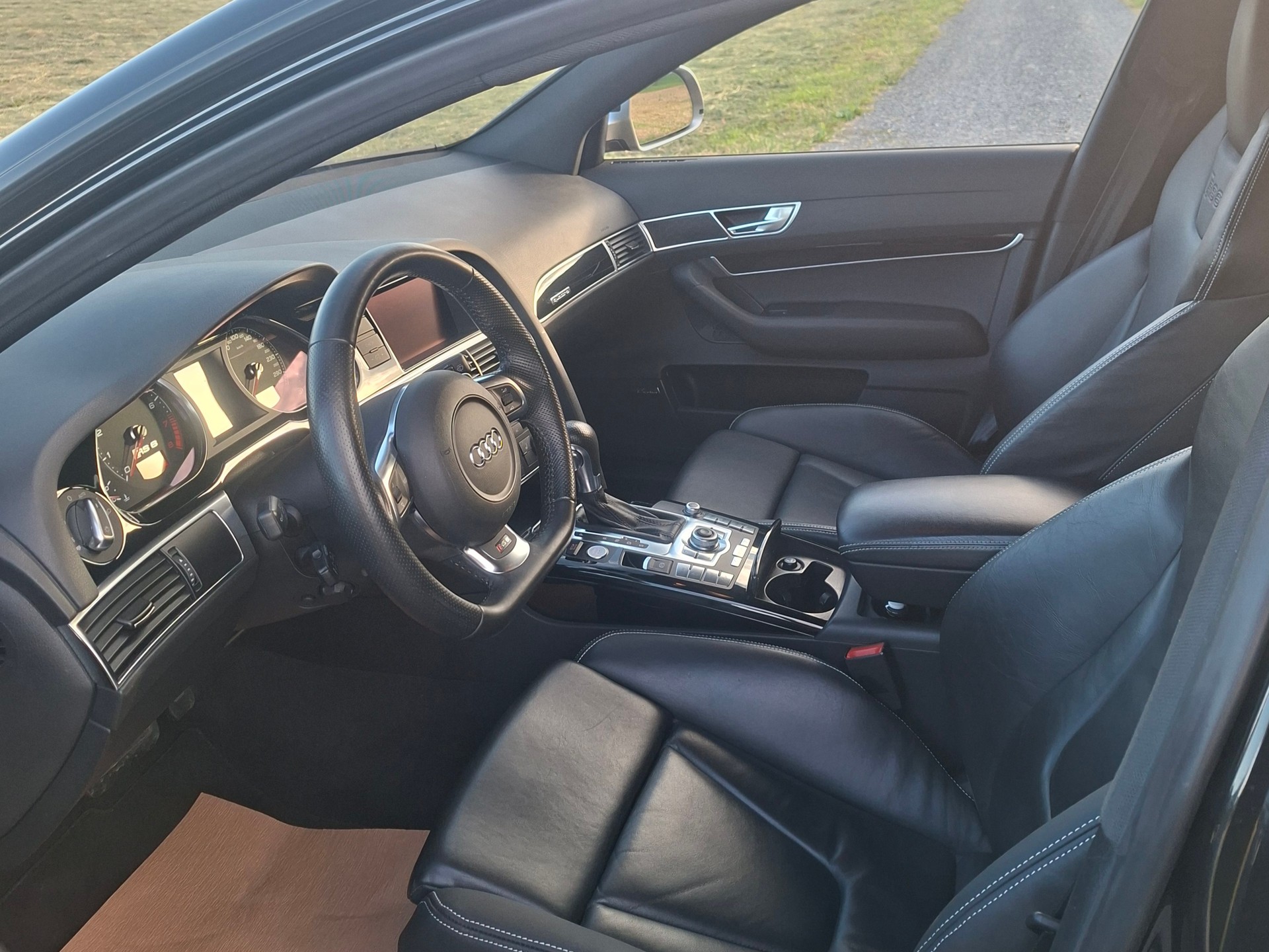 AUDI RS6 Limousine 5.0 TFSI V10 quattro tiptronic-image-7