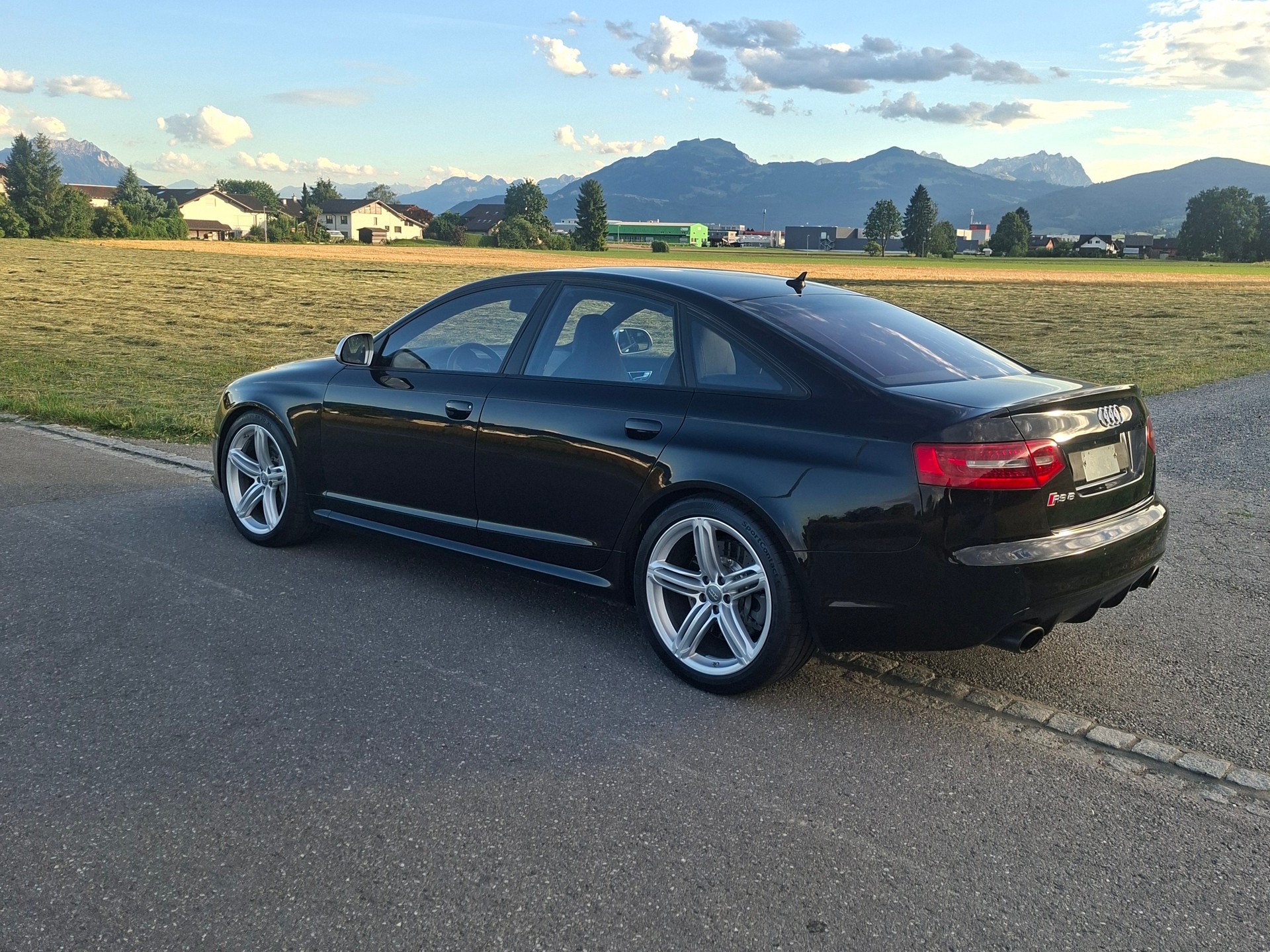 AUDI RS6 Limousine 5.0 TFSI V10 quattro tiptronic-image-5