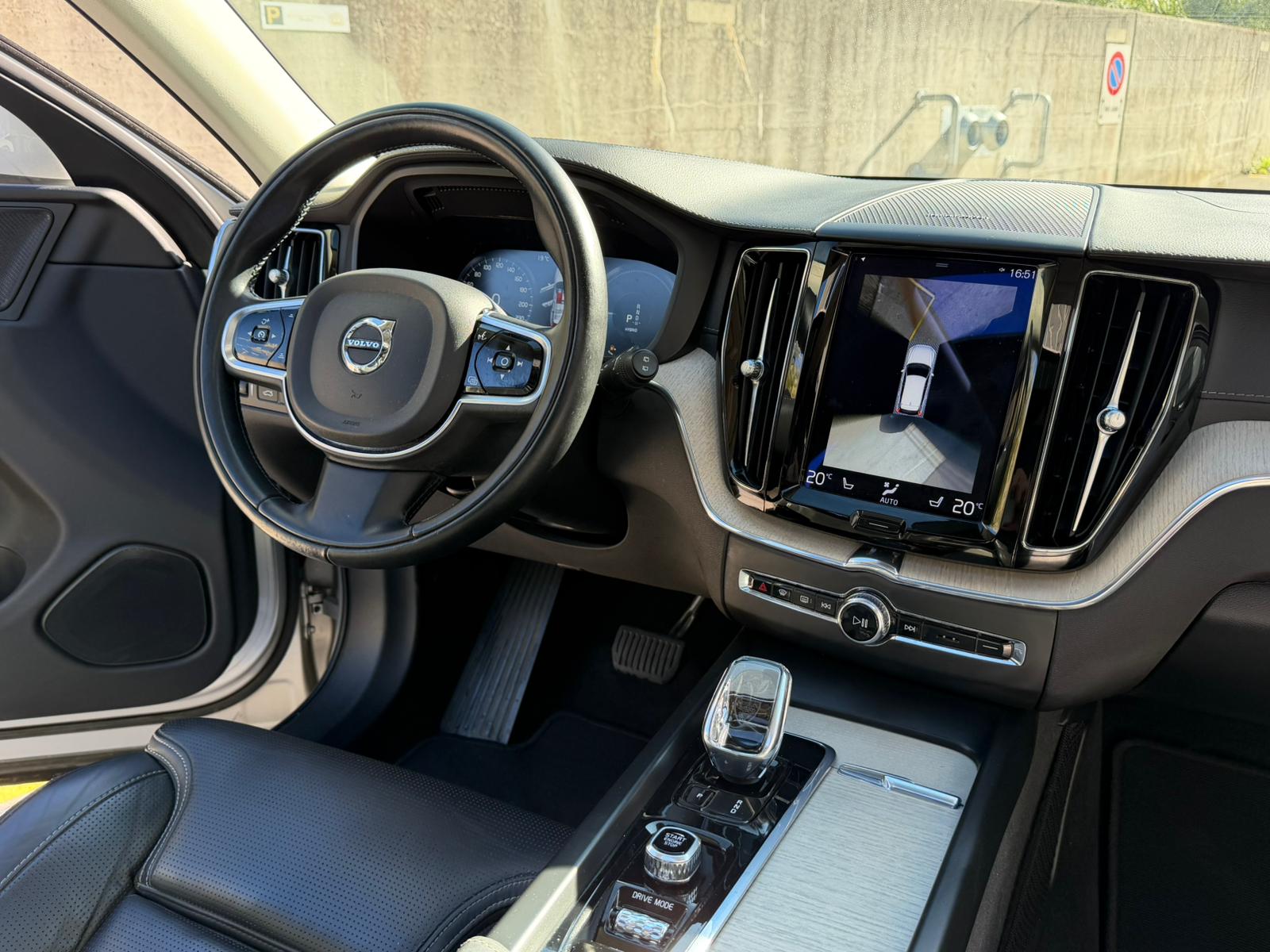 VOLVO XC60 T6 eAWD Inscription Geartronic-image-9